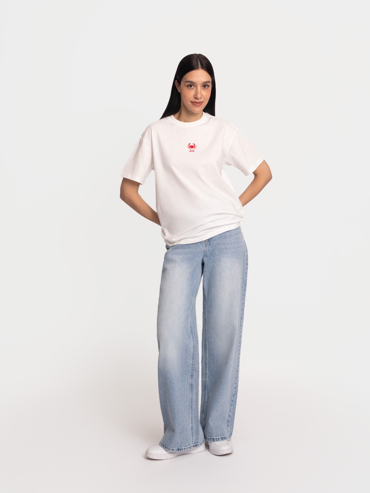 Футболка с коротким рукавом и вышивкой