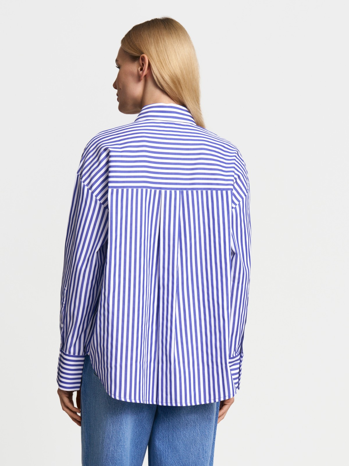 Рубашка оверсайз силуэта с узором в полоску