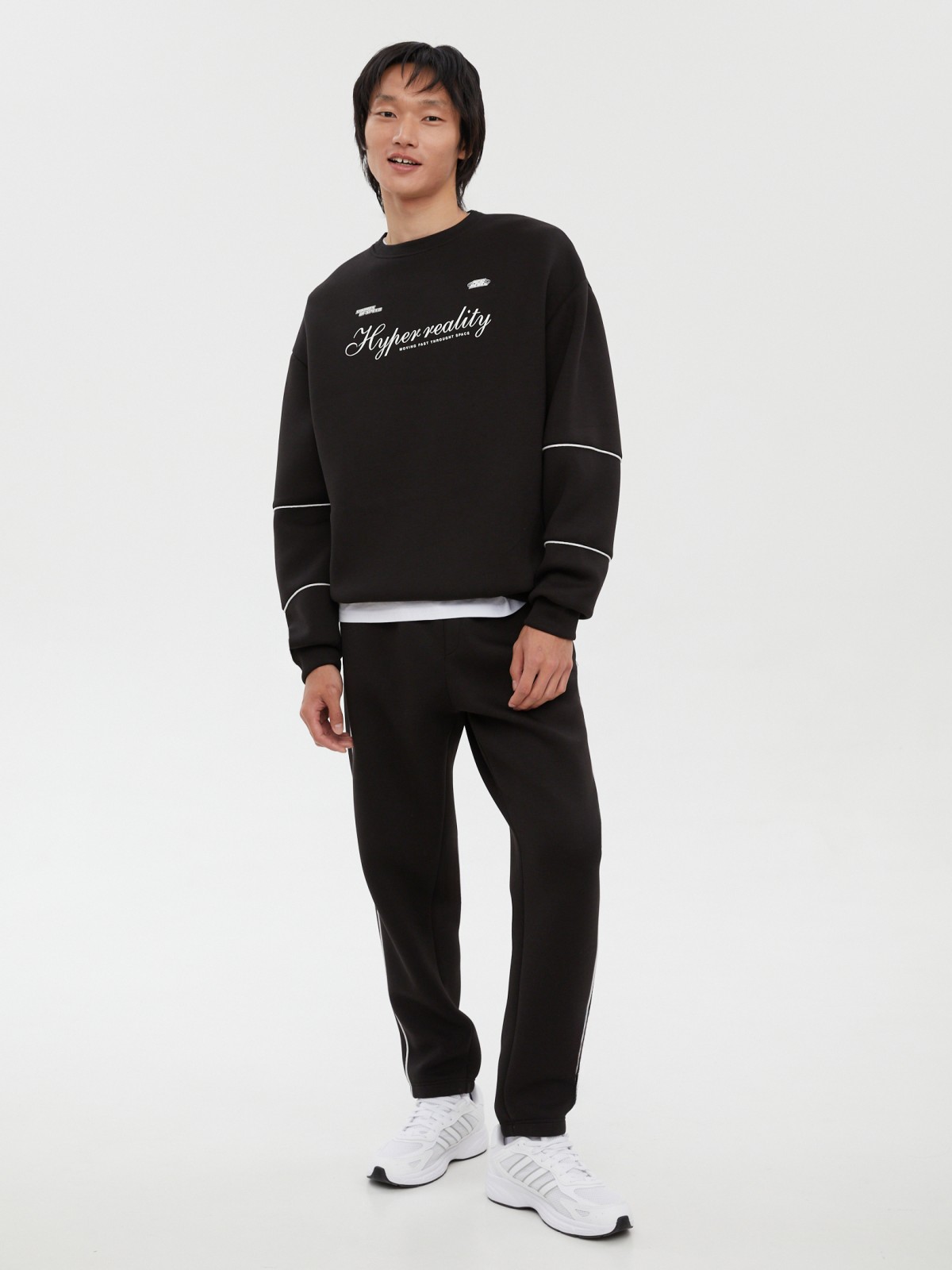 Трикотажный свитшот с принтом-надписью