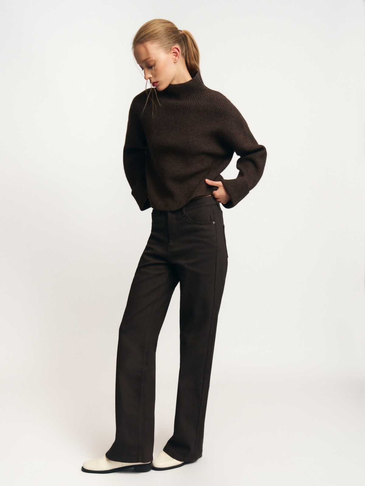 Свитер крупной вязки с горлом