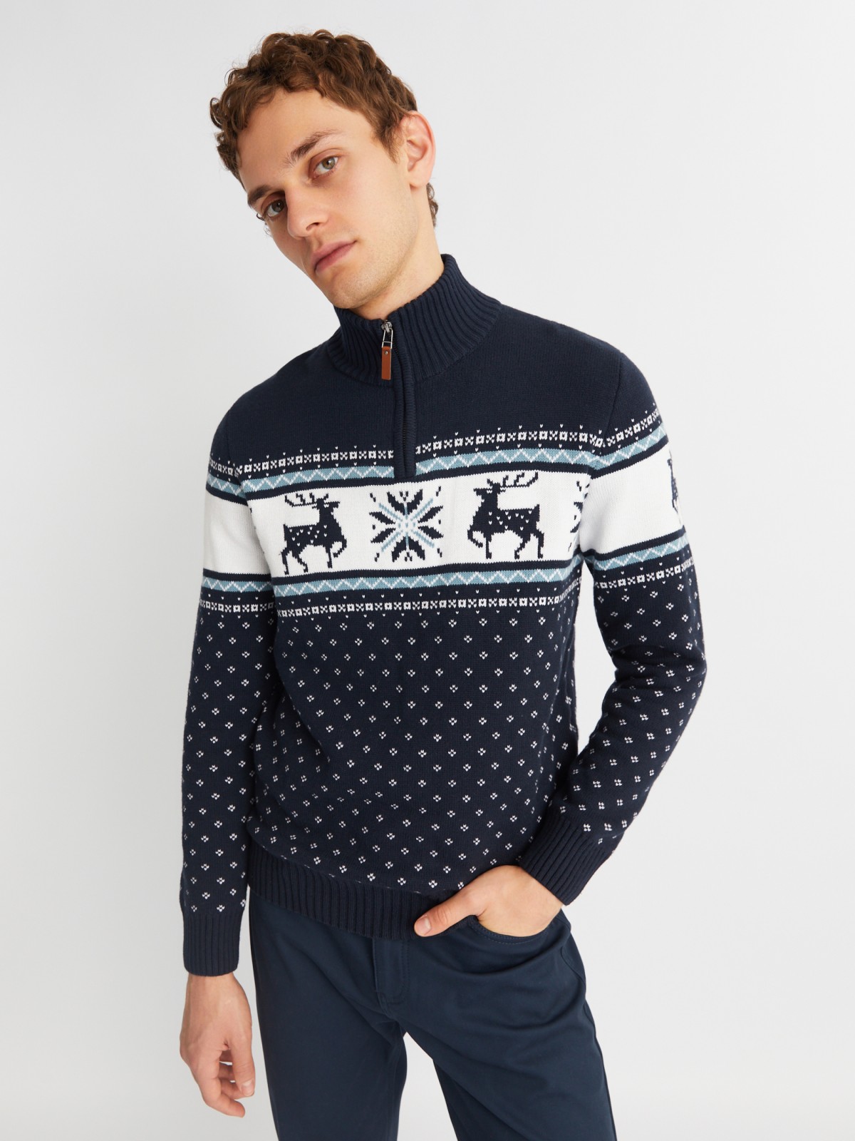 Вязаный свитер с воротником на молнии и скандинавским узором zolla 013436823043, цвет синий, размер M - фото 1
