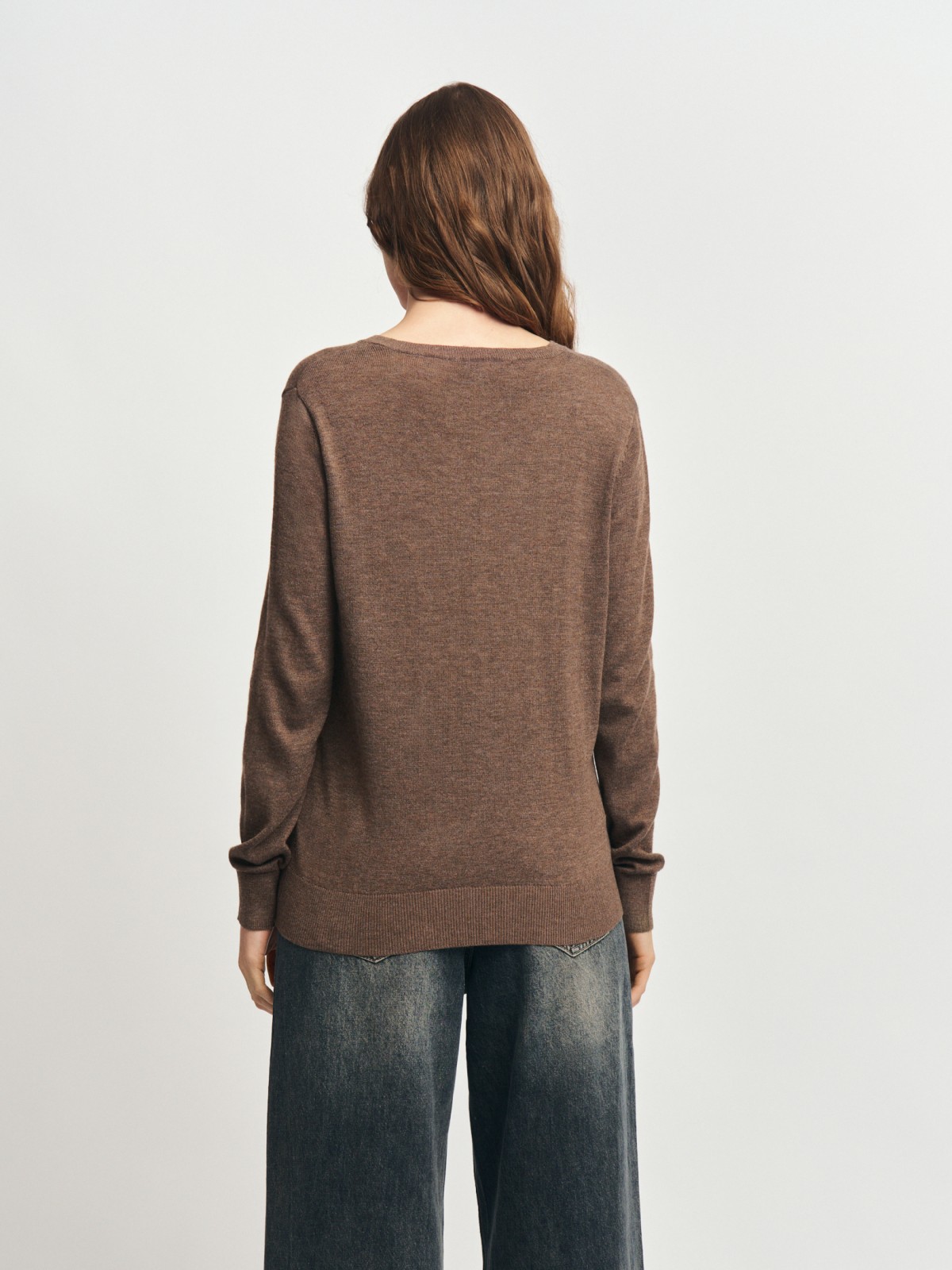 Трикотажный пуловер с вырезом и длинным рукавом