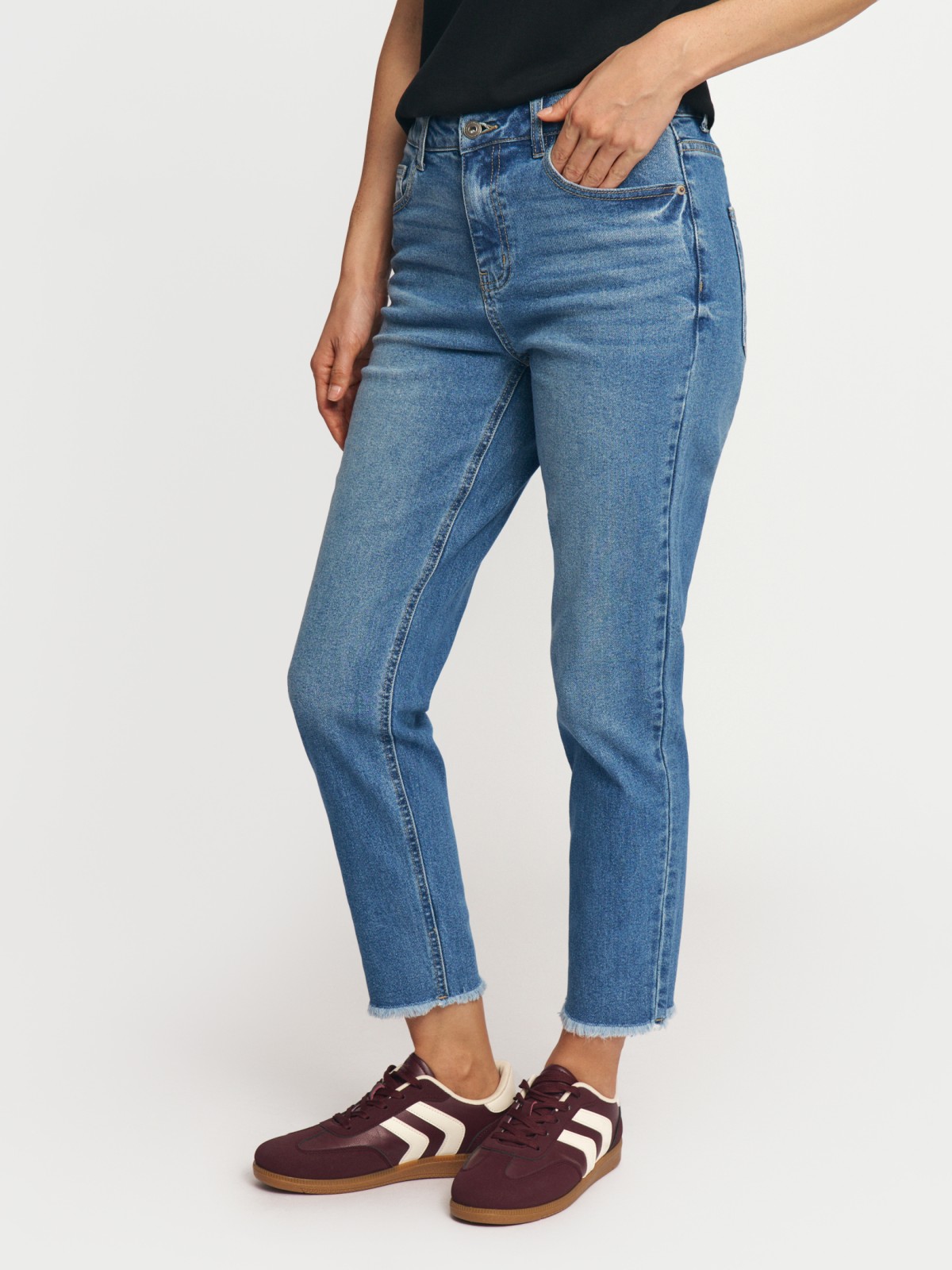 Джинсы силуэта Boyfriend со средней посадкой