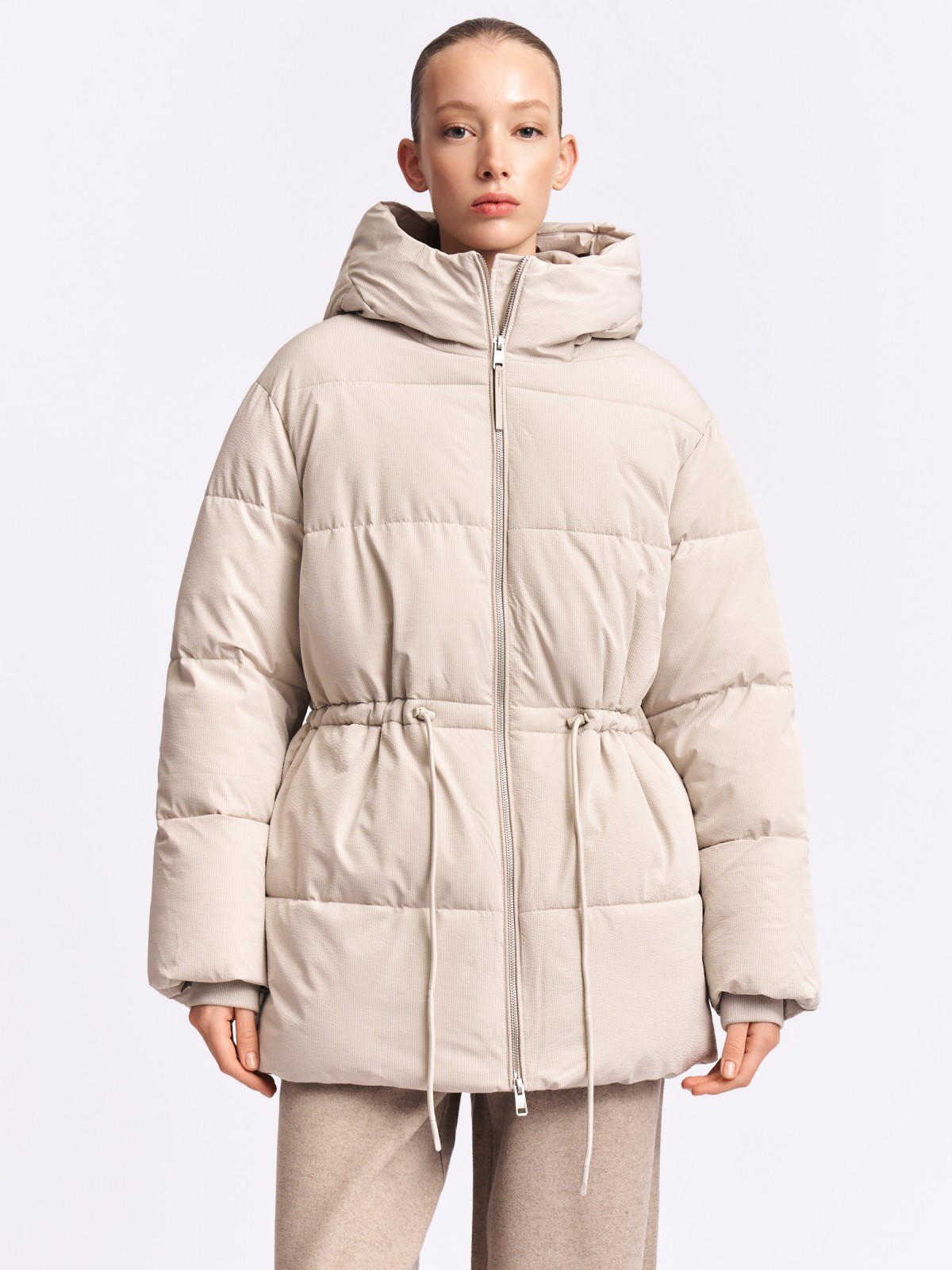 Тёплая куртка с капюшоном и кулиской