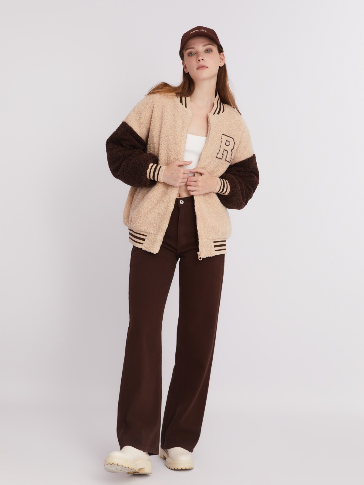 Тёплая шуба-бомбер объёмного силуэта из искусственного меха на синтепоне