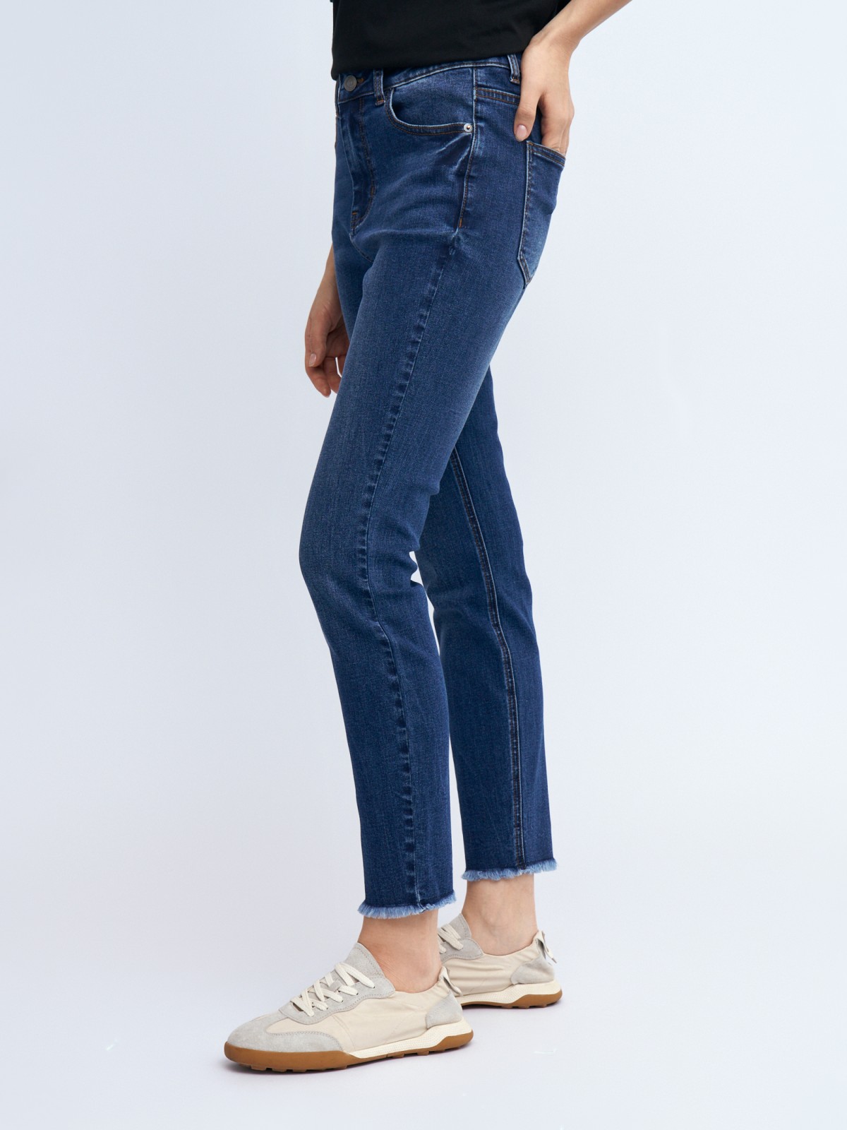 Джинсы силуэта Skinny с бахромой