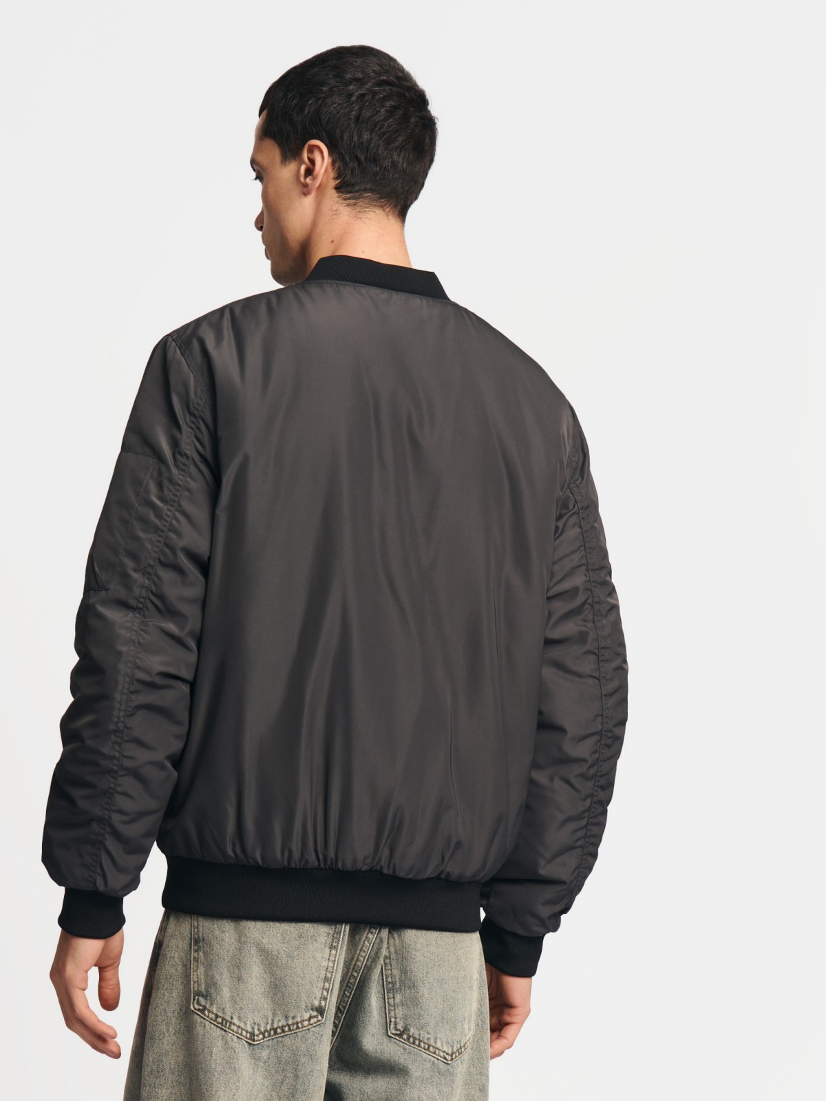 Утеплённая куртка-бомбер с воротником-стойкой