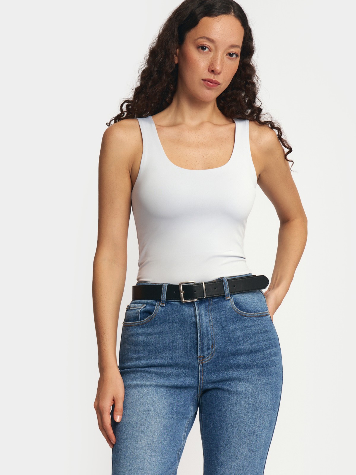 Бесшовный топ-майка без рукавов