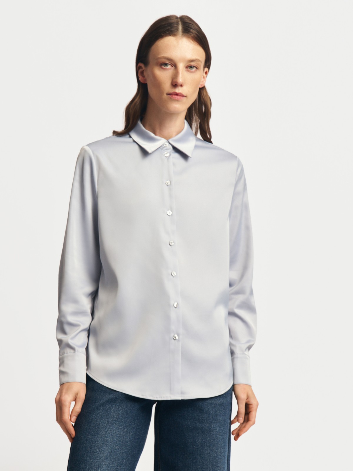 Атласная прямая рубашка с длинным рукавом