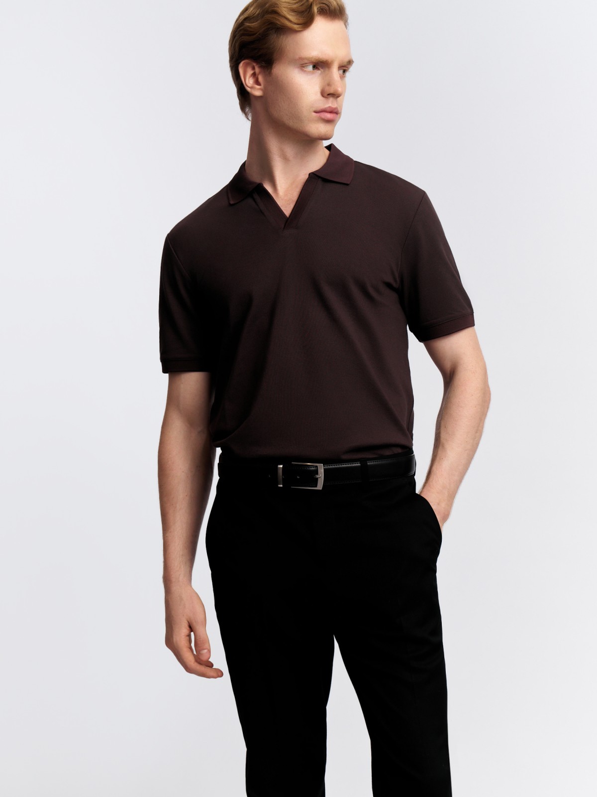 Футболка поло с вырезом