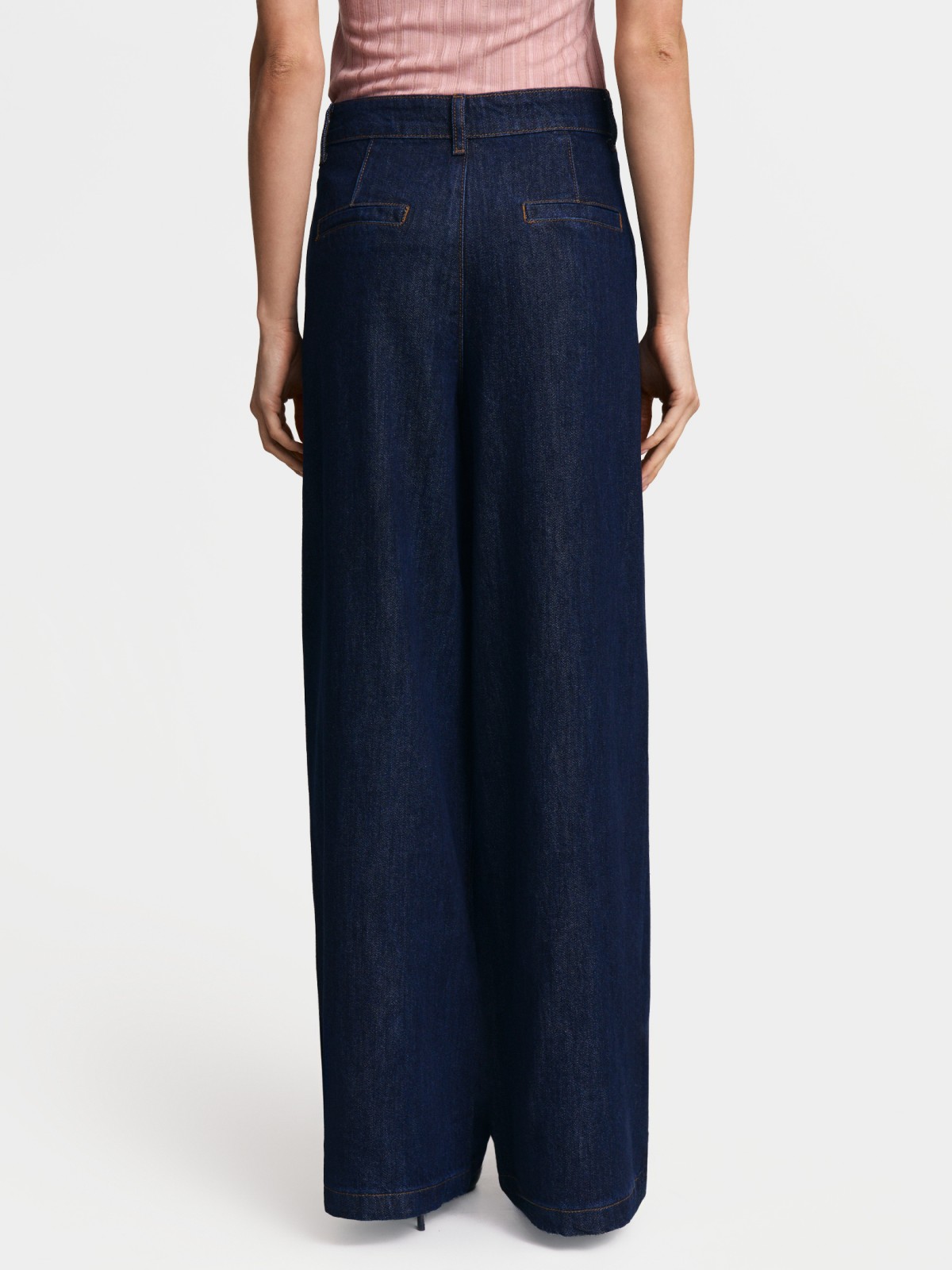 Джинсы силуэта Wide с защипами