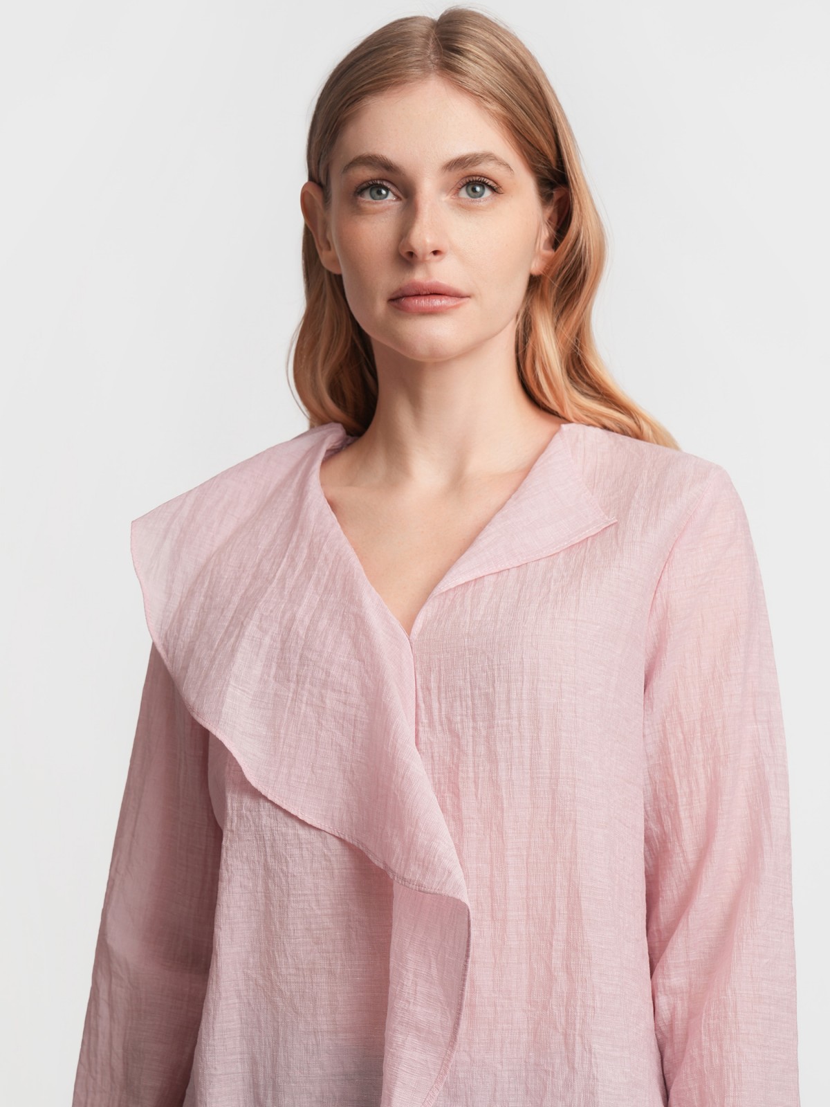 Блузка с воланами