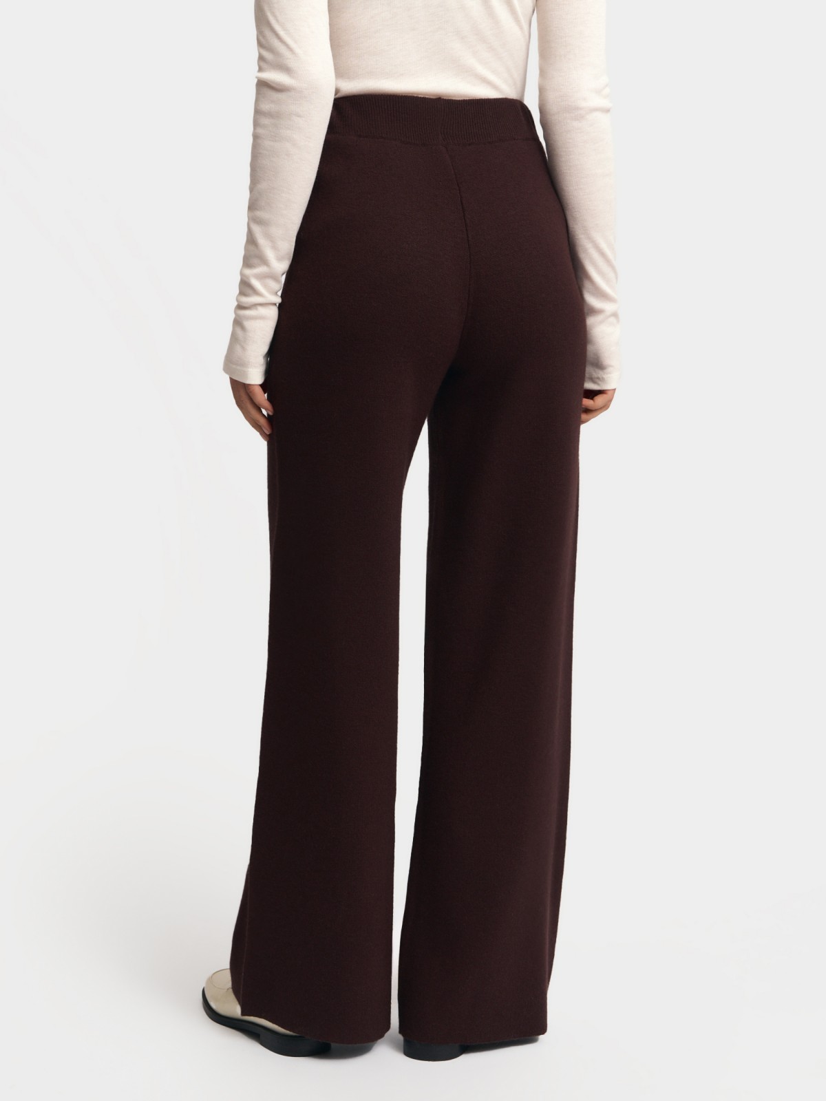 Трикотажные брюки на резинке