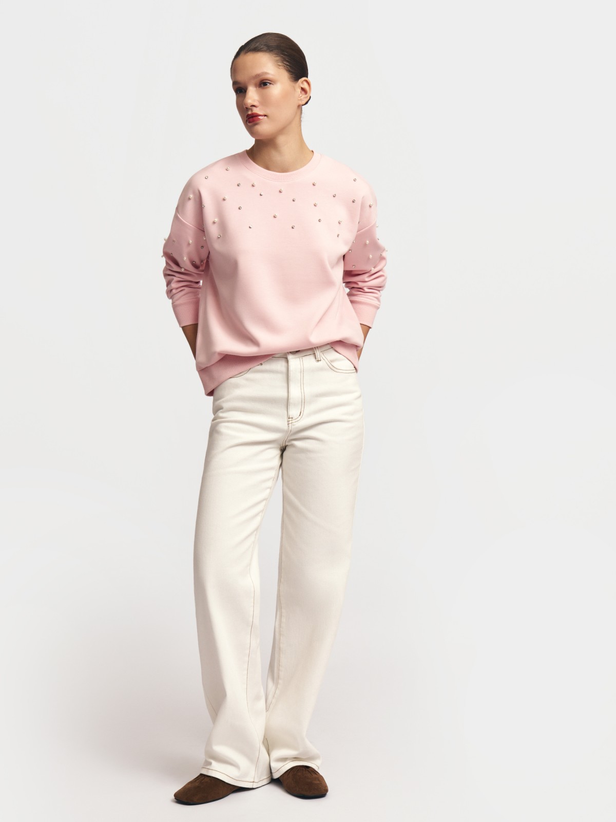 Свитшот расслабленного фасона со стразами