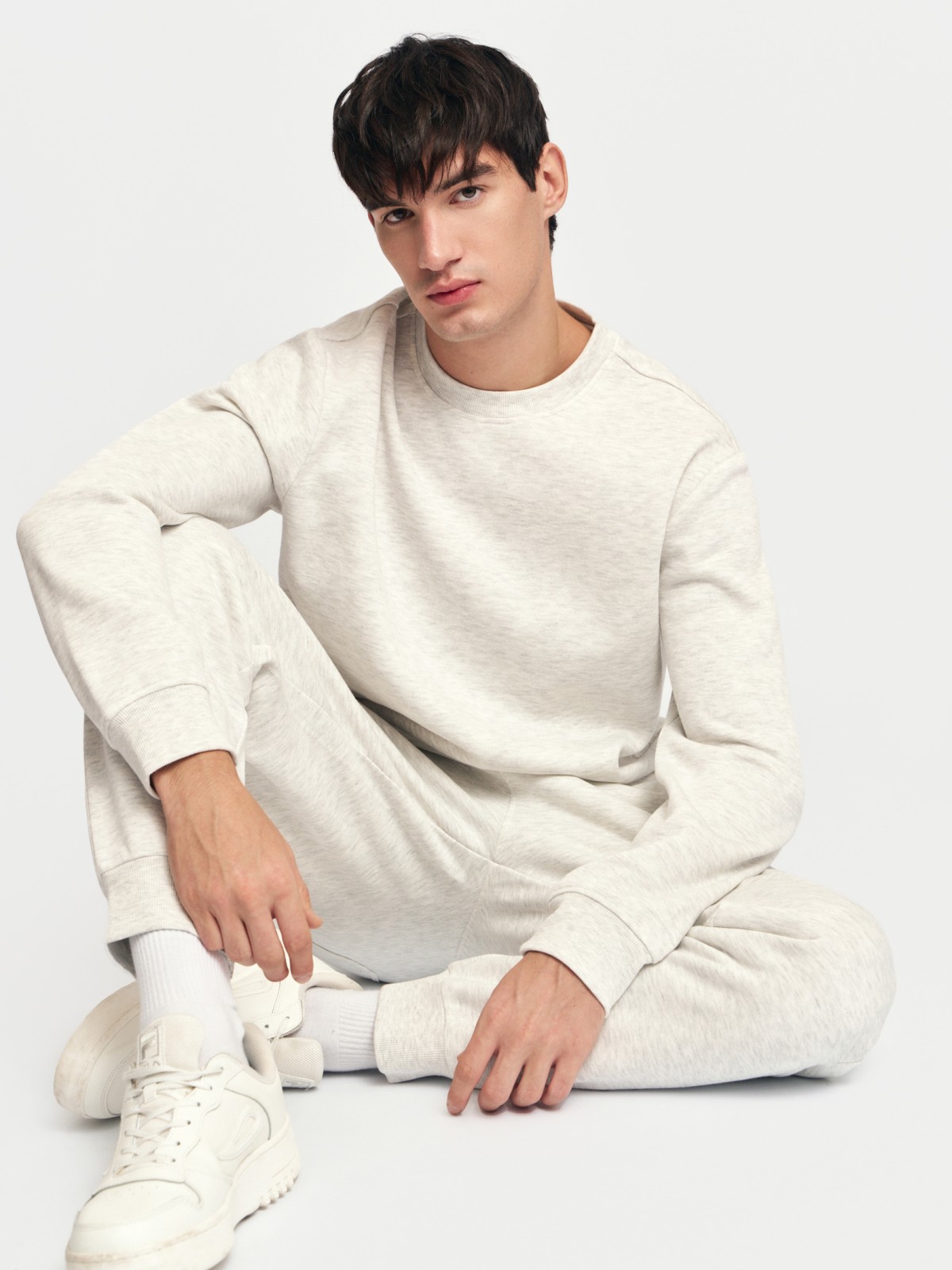 Утеплённый свитшот прямого кроя с длинным рукавом