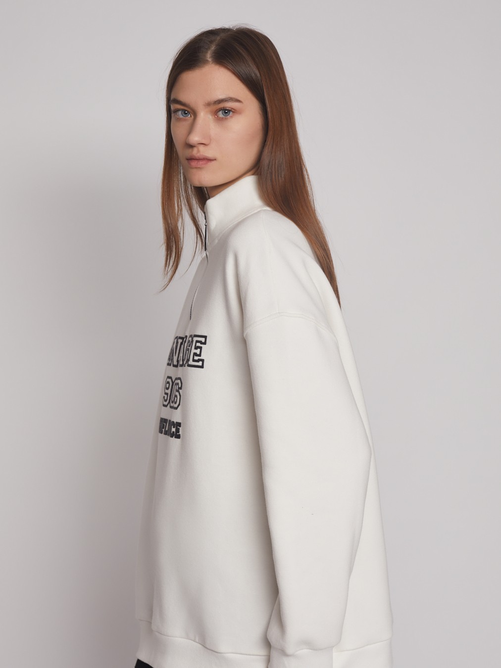 Утеплённая толстовка-анорак с воротником