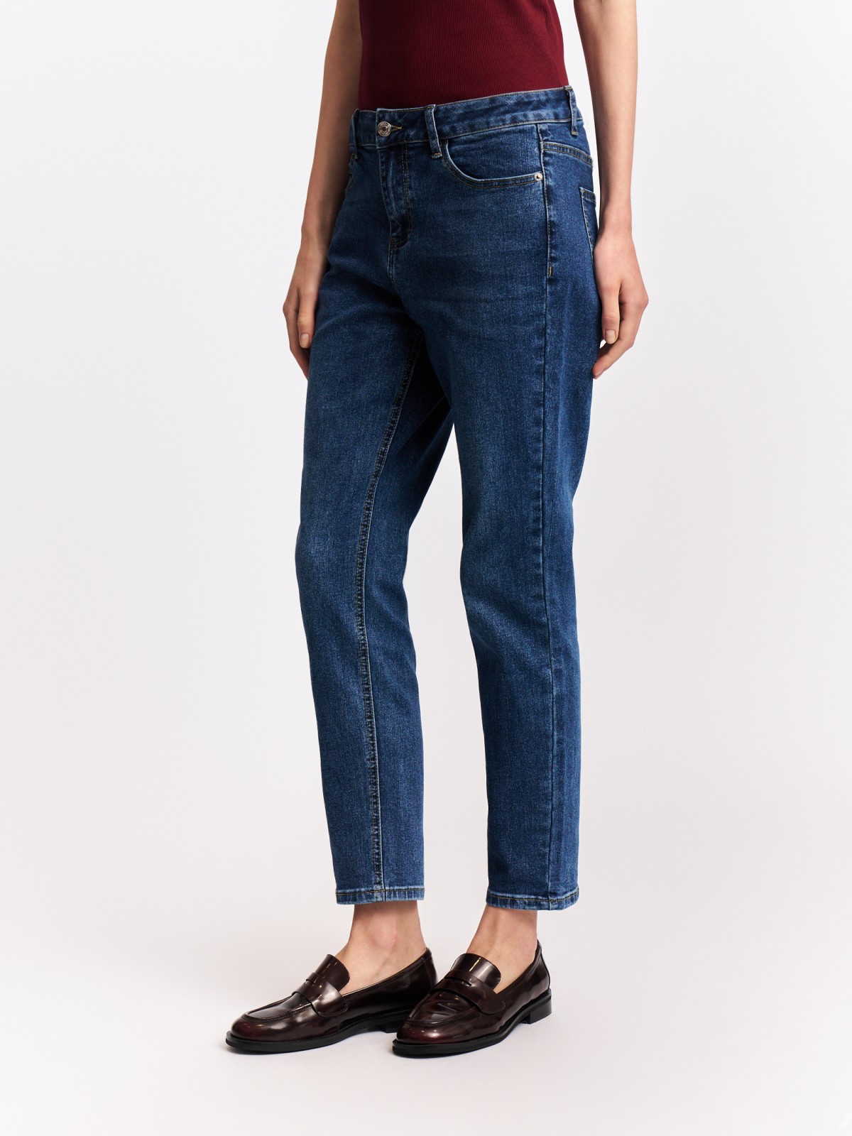 Джинсы силуэта Boyfriend со средней посадкой