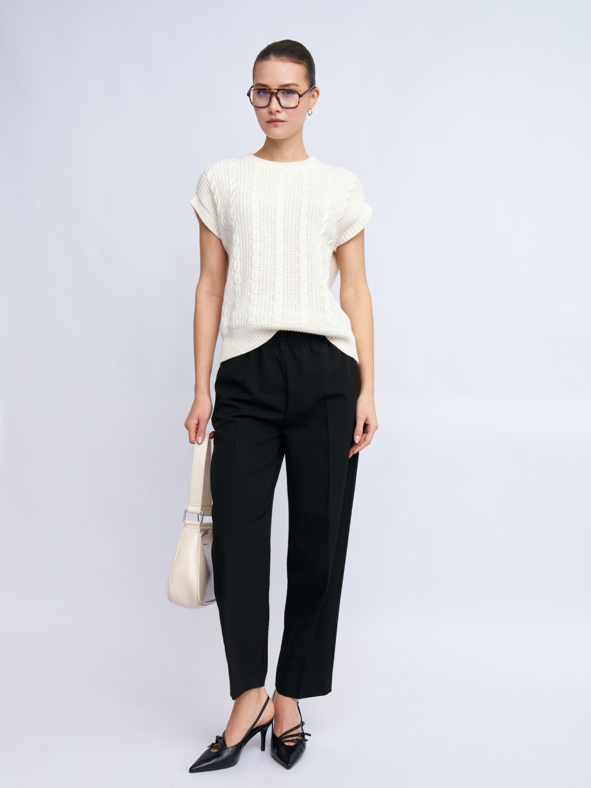 Брюки-джоггеры на резинке со стрелками