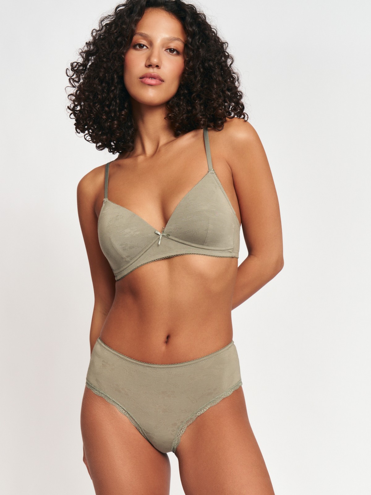 Бюстгальтер без косточек с рисунком 899₽