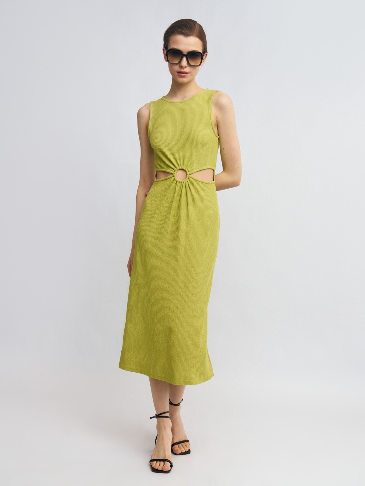 Платье-лапша без рукавов с вырезами на талии