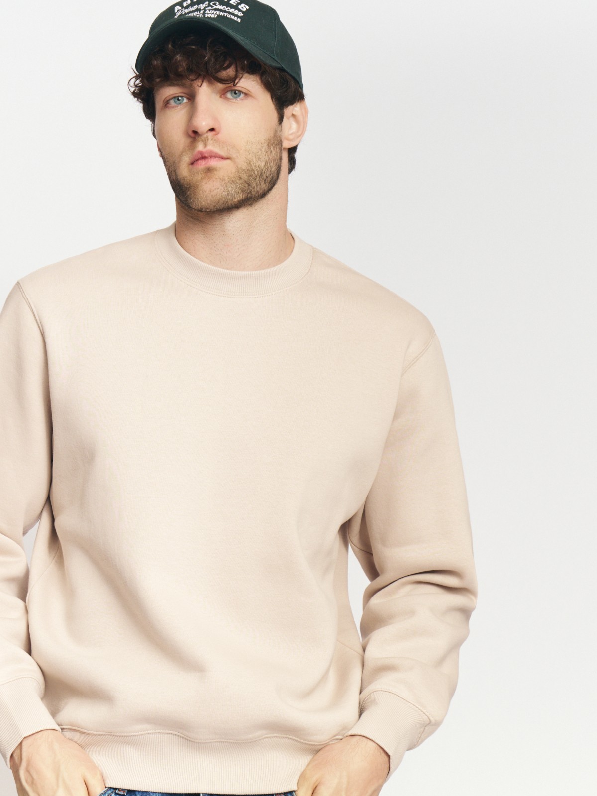 Утеплённый свитшот прямого кроя с длинным рукавом