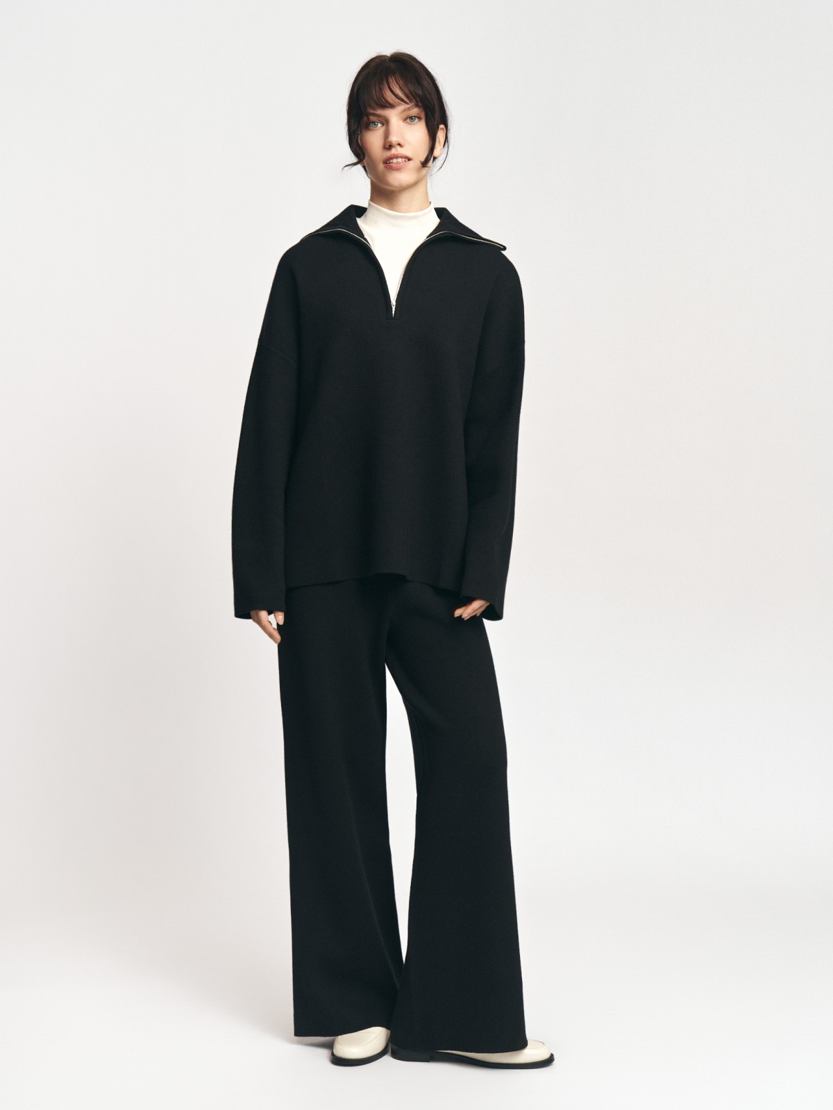 Трикотажные брюки на резинке