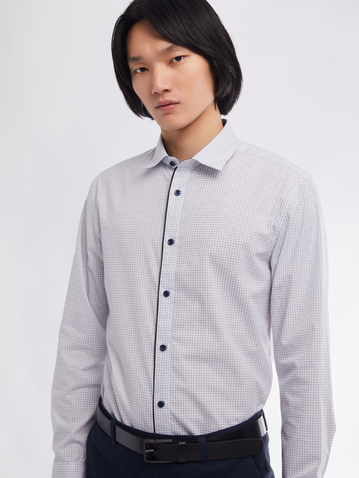 Офисная полуприталенная рубашка с мелким принтом zolla 01411217Y033, цвет белый, размер M - фото 1