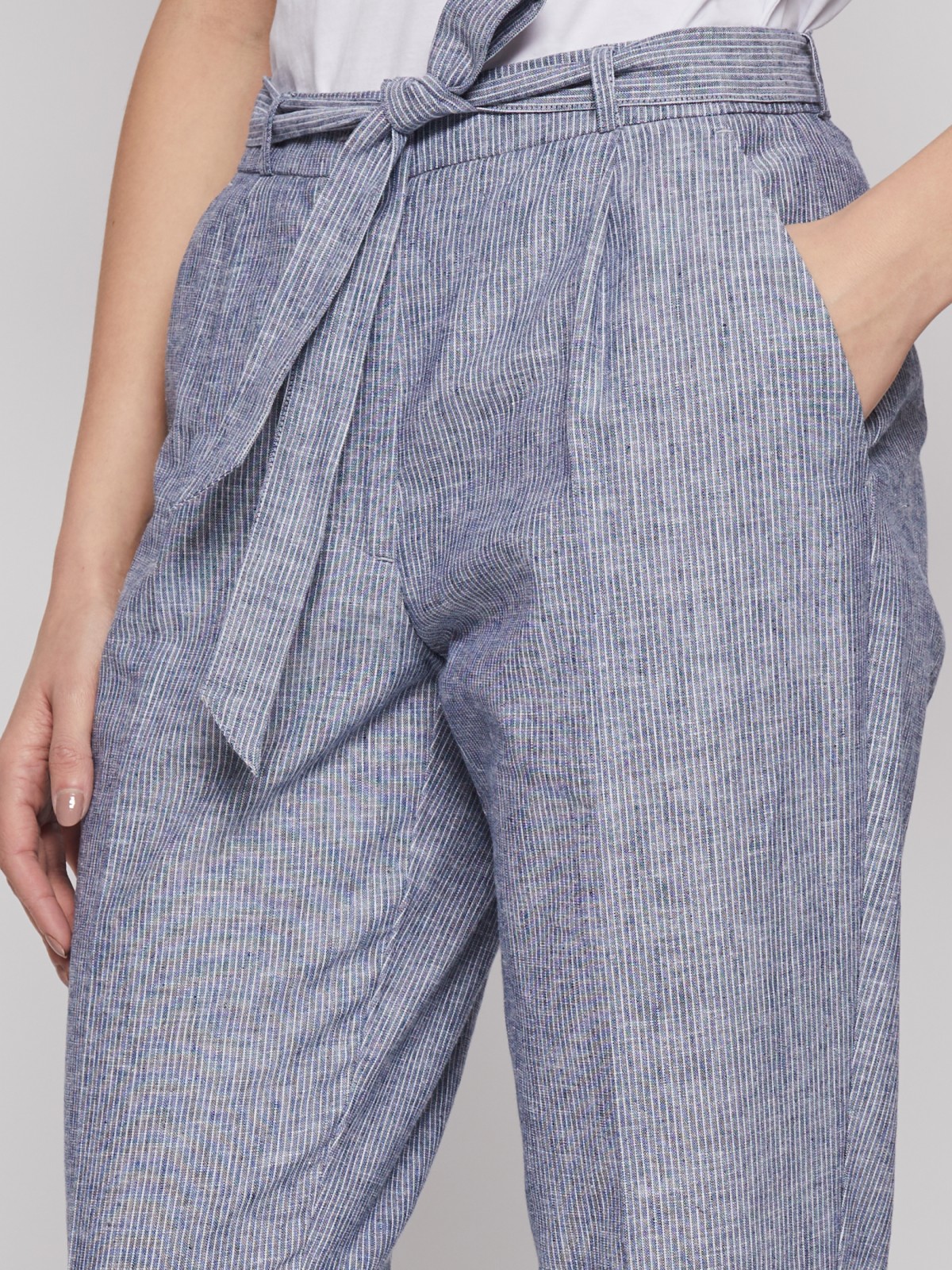 Брюки фасона Carrot с поясом