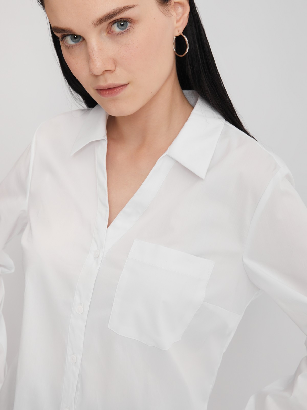 Офисная рубашка с вырезом и карманом zolla 023311159112, цвет белый, размер S - фото 4