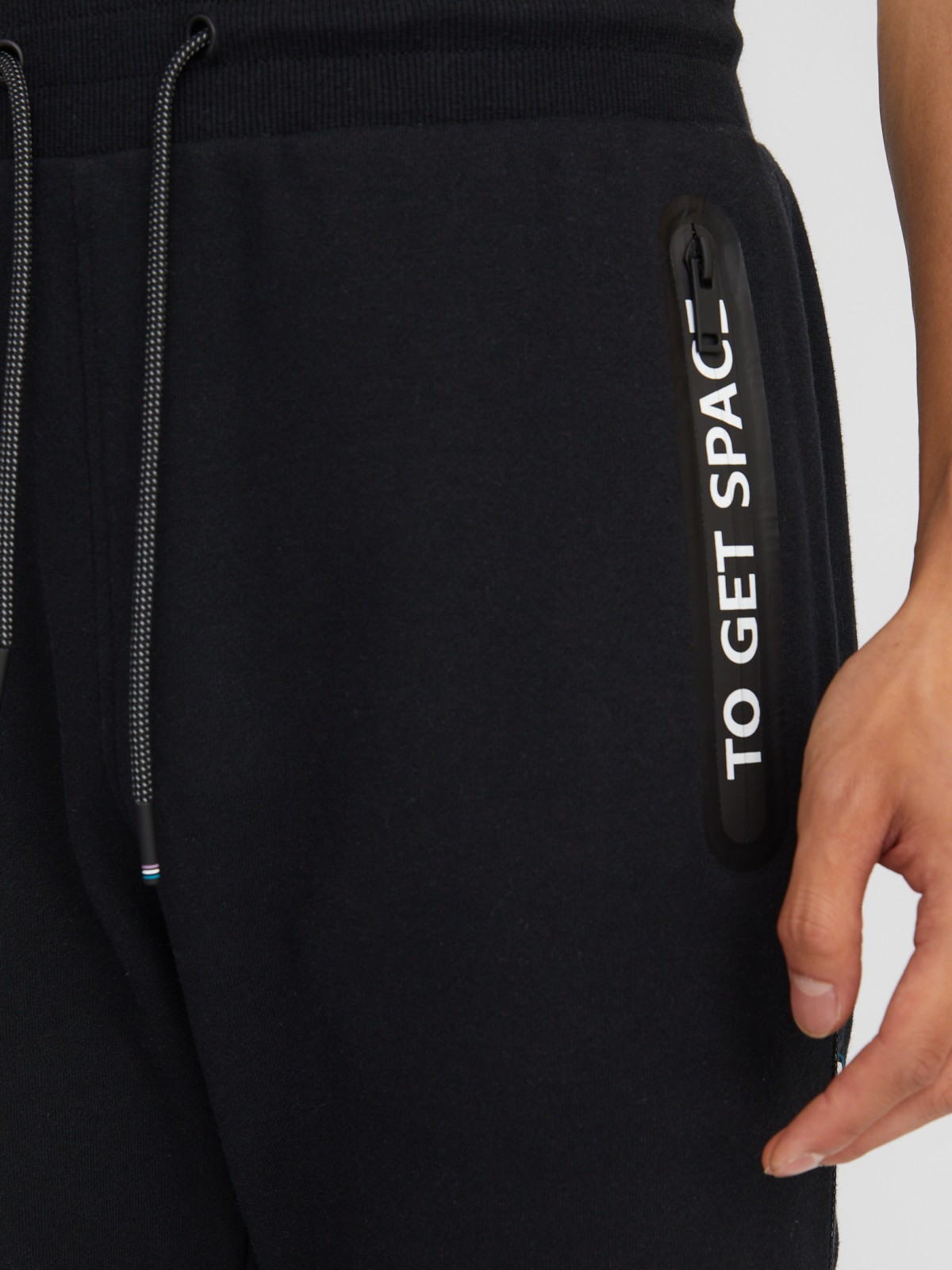 Утеплённые трикотажные брюки-джоггеры в спортивном стиле с принтом zolla 213337679051, цвет черный, размер S - фото 3