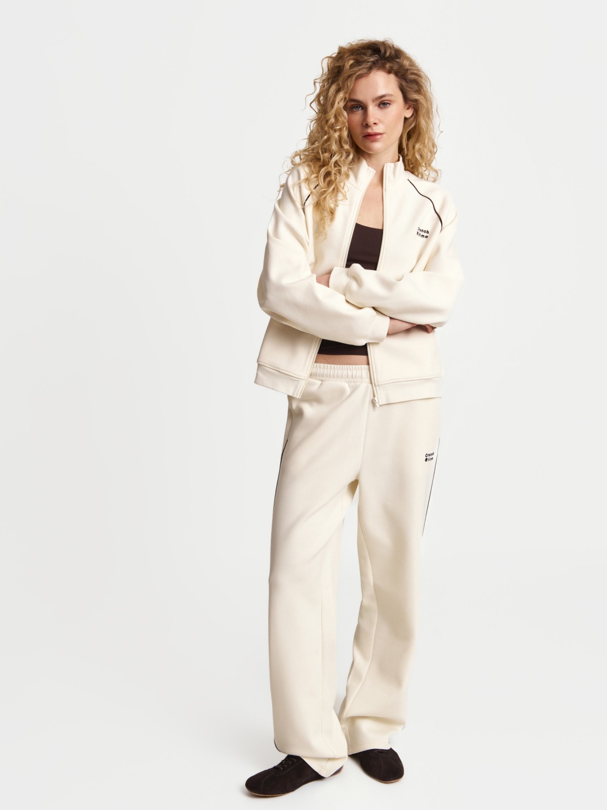 Трикотажные брюки на резинке