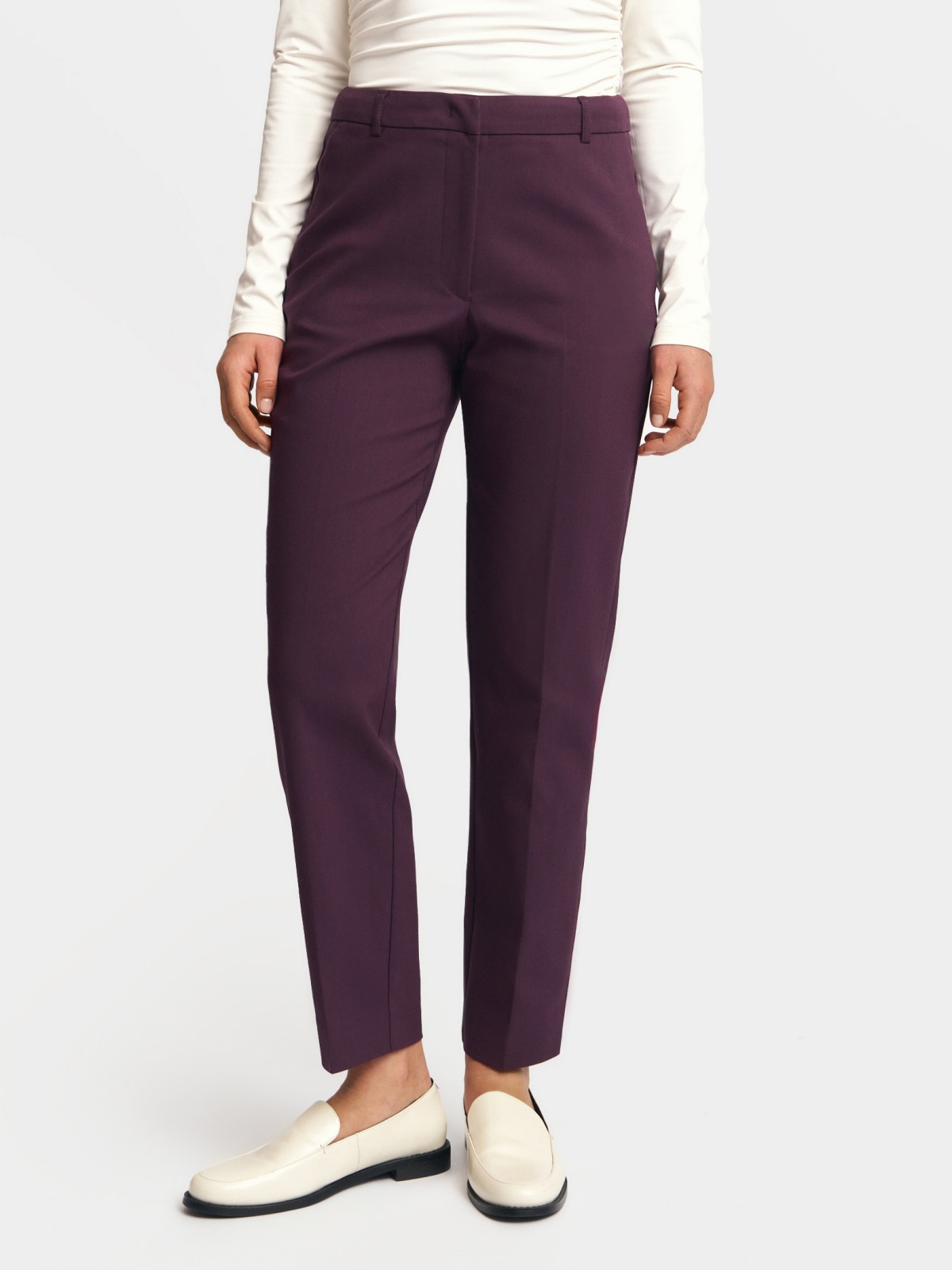 Офисные брюки силуэта Slim