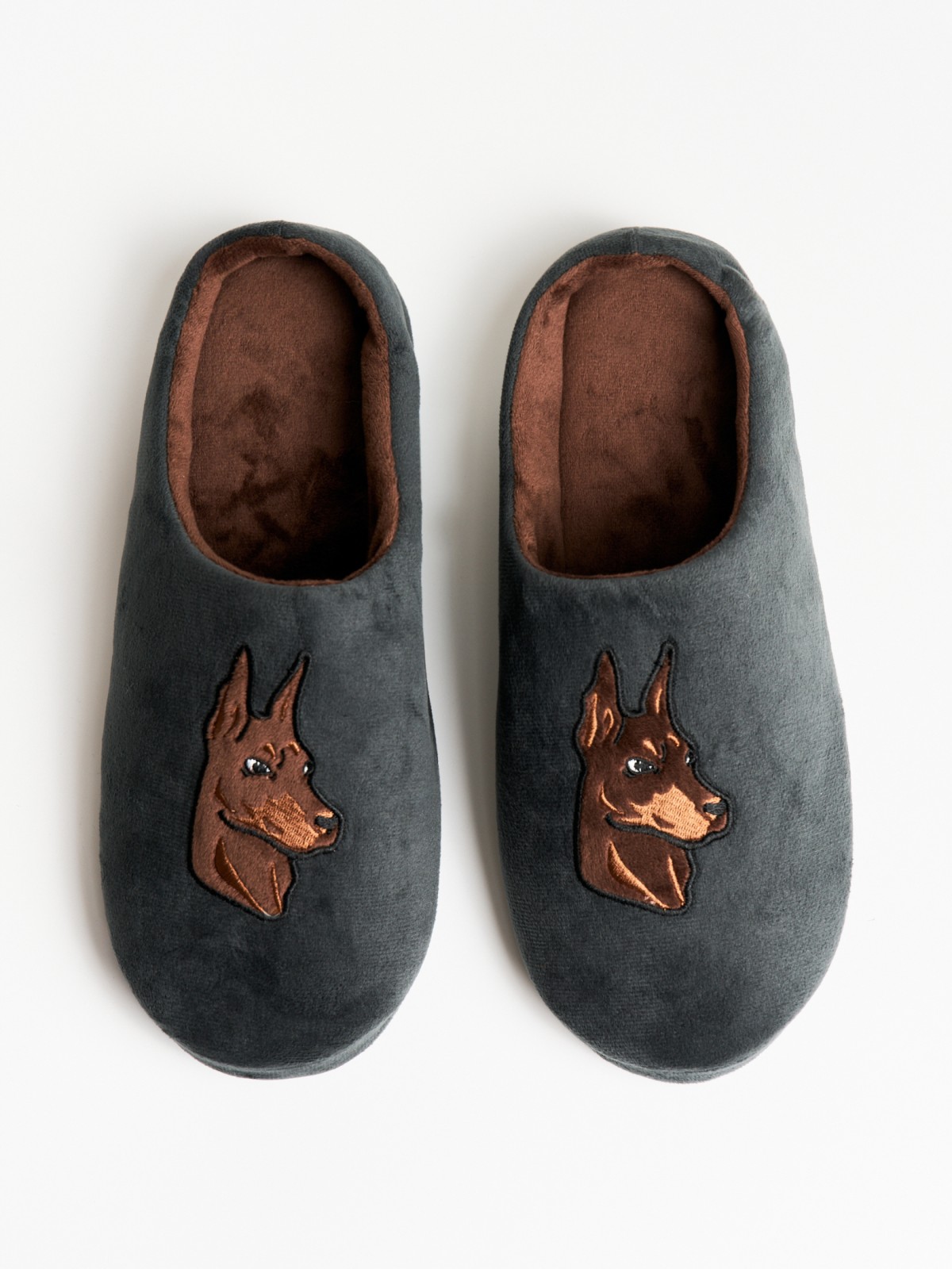 Домашние тапочки из плюша с вышивкой