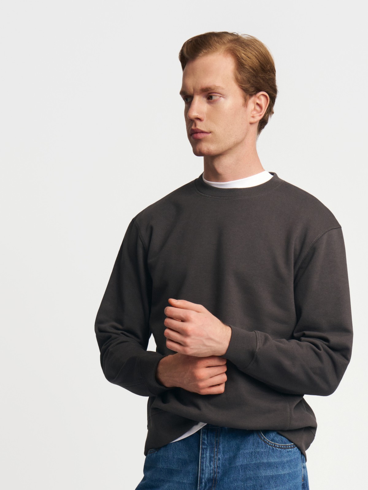 Свитшот прямого кроя с длинным рукавом