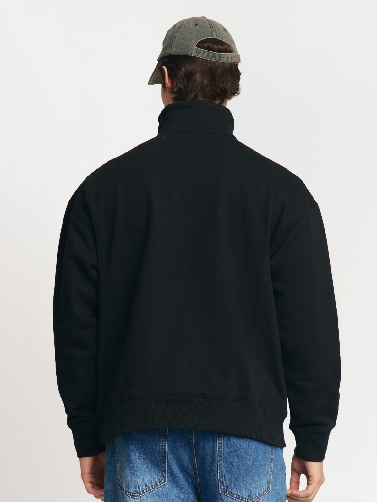 Однотонный оверсайз свитшот с воротником-стойкой