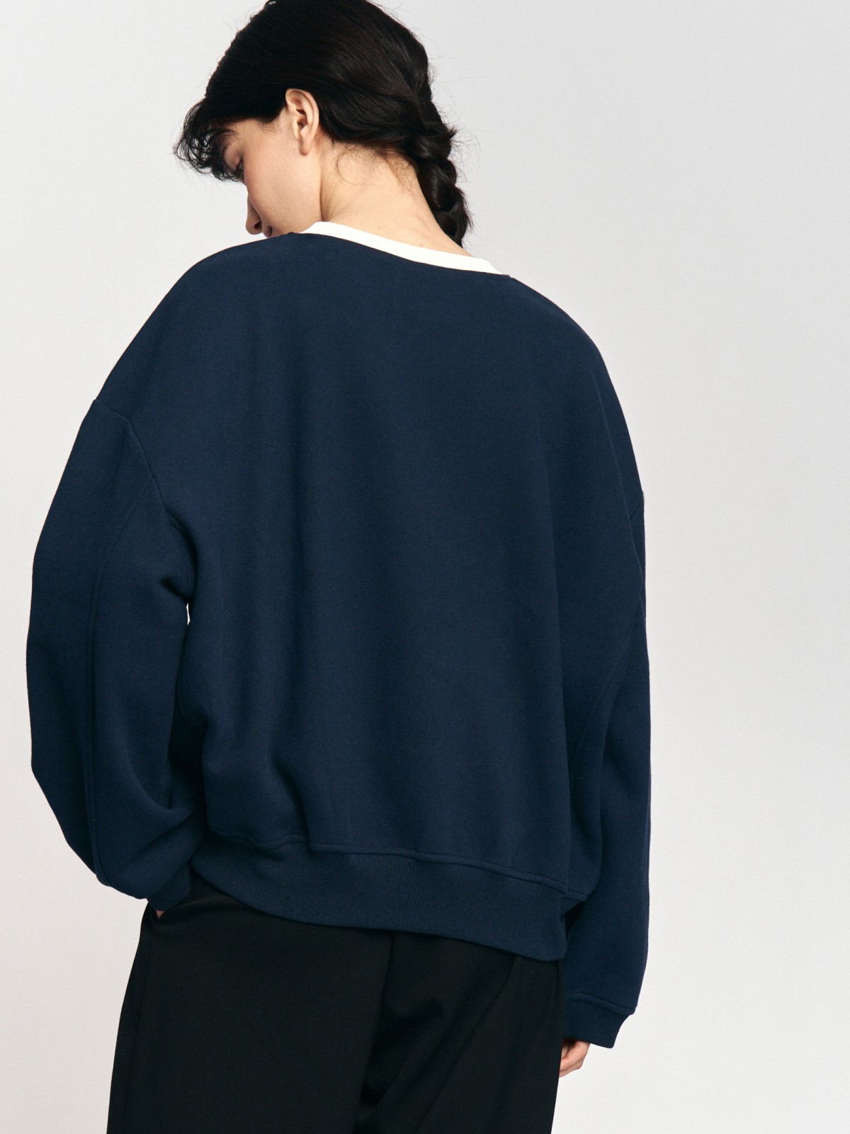 Утеплённый свитшот с принтом