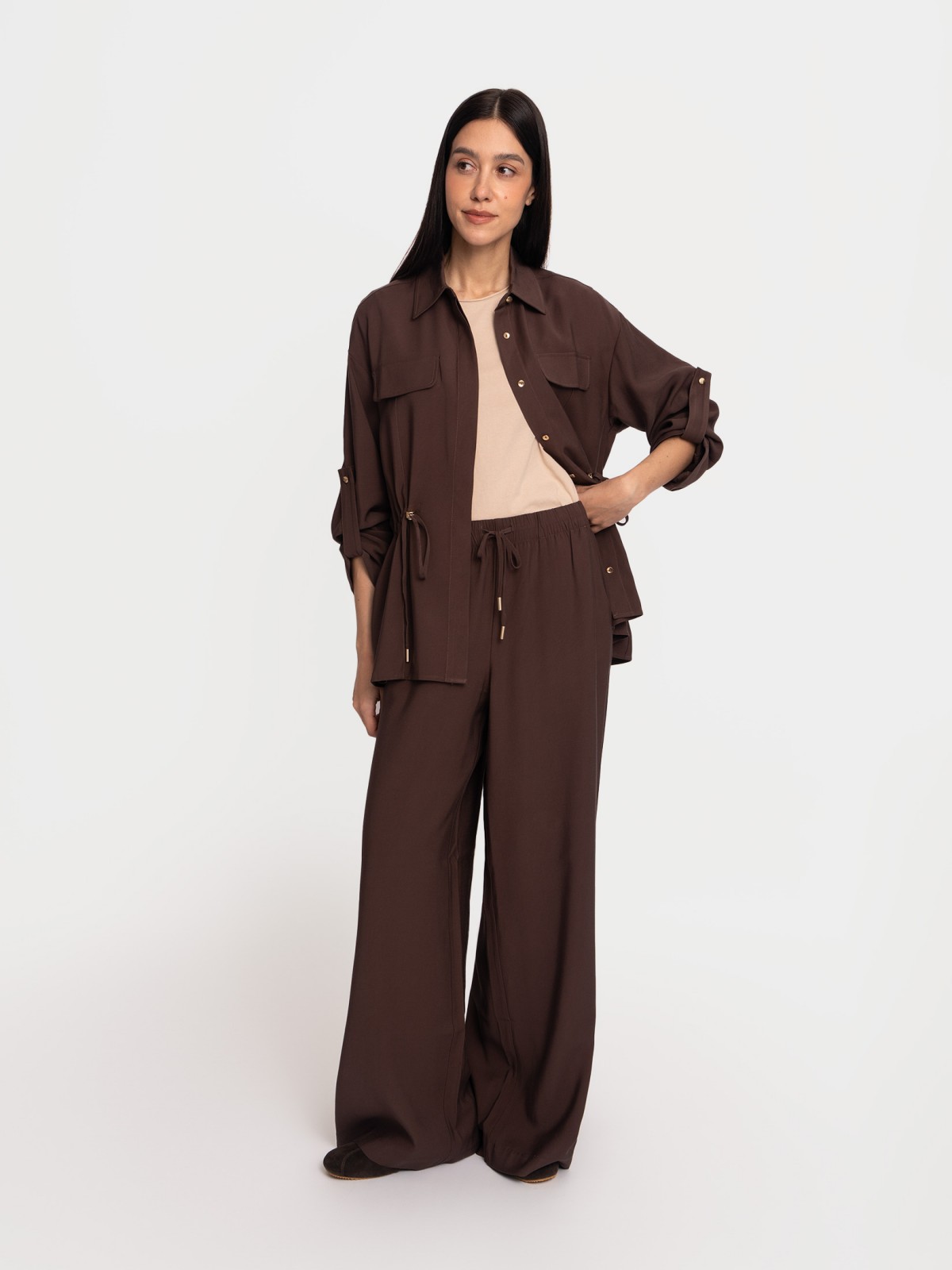 Брюки на резинке с карманами