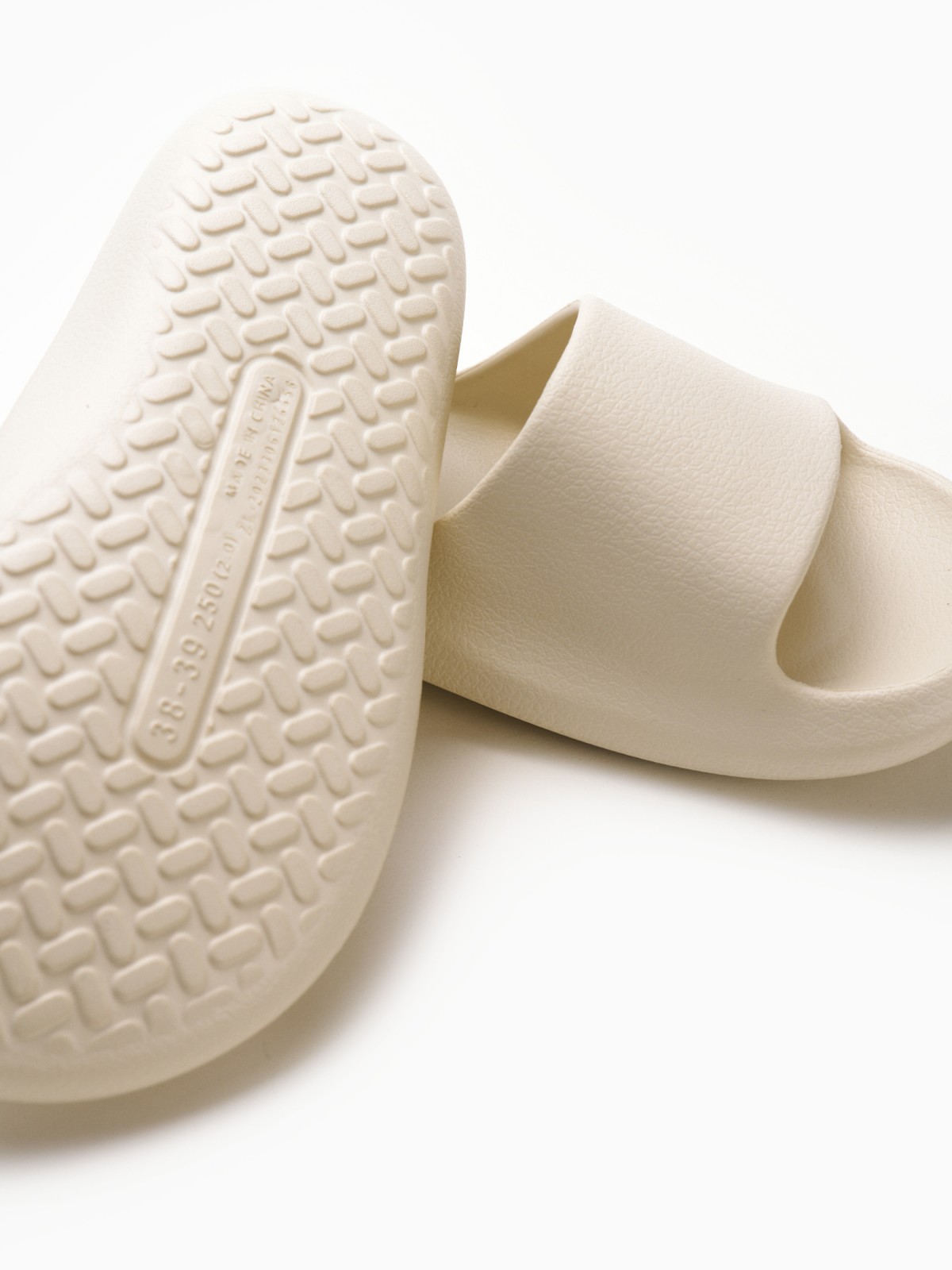 Пляжные шлёпанцы