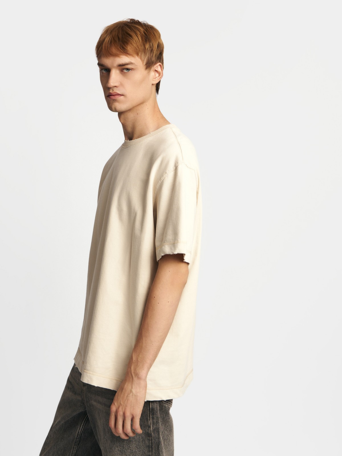 Однотонная базовая футболка из хлопка