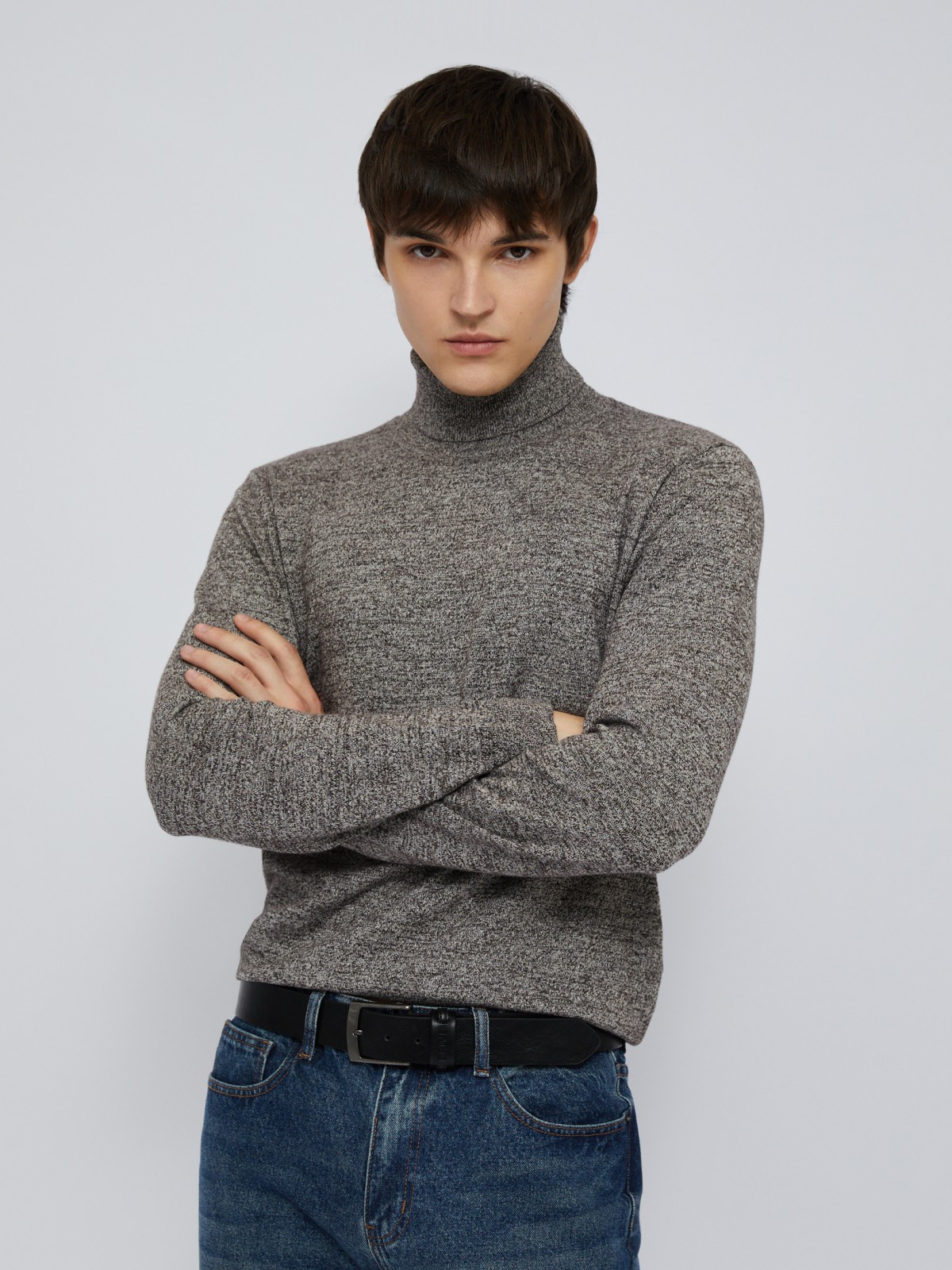 Тонкая трикотажная водолазка с горлом