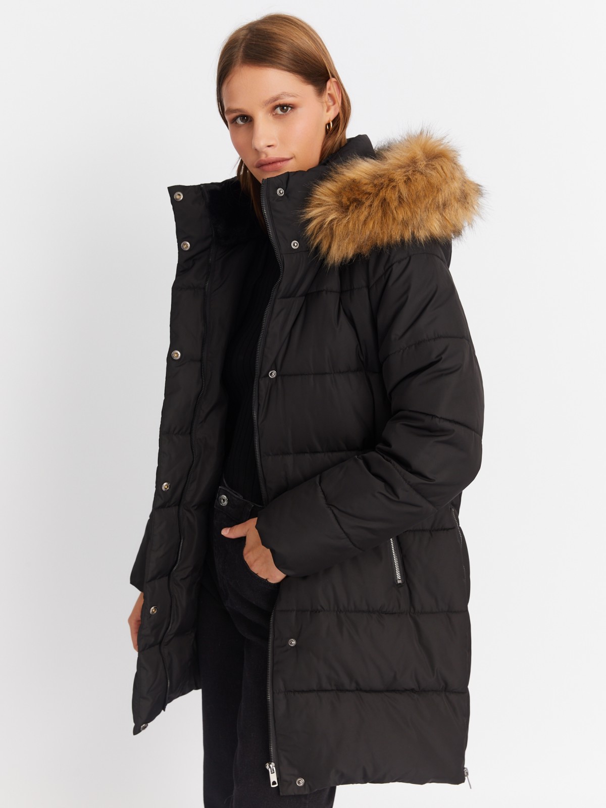 Тёплая куртка-пальто с капюшоном и боковыми шлицами на молниях zolla 022425212014, цвет черный, размер XS - фото 1