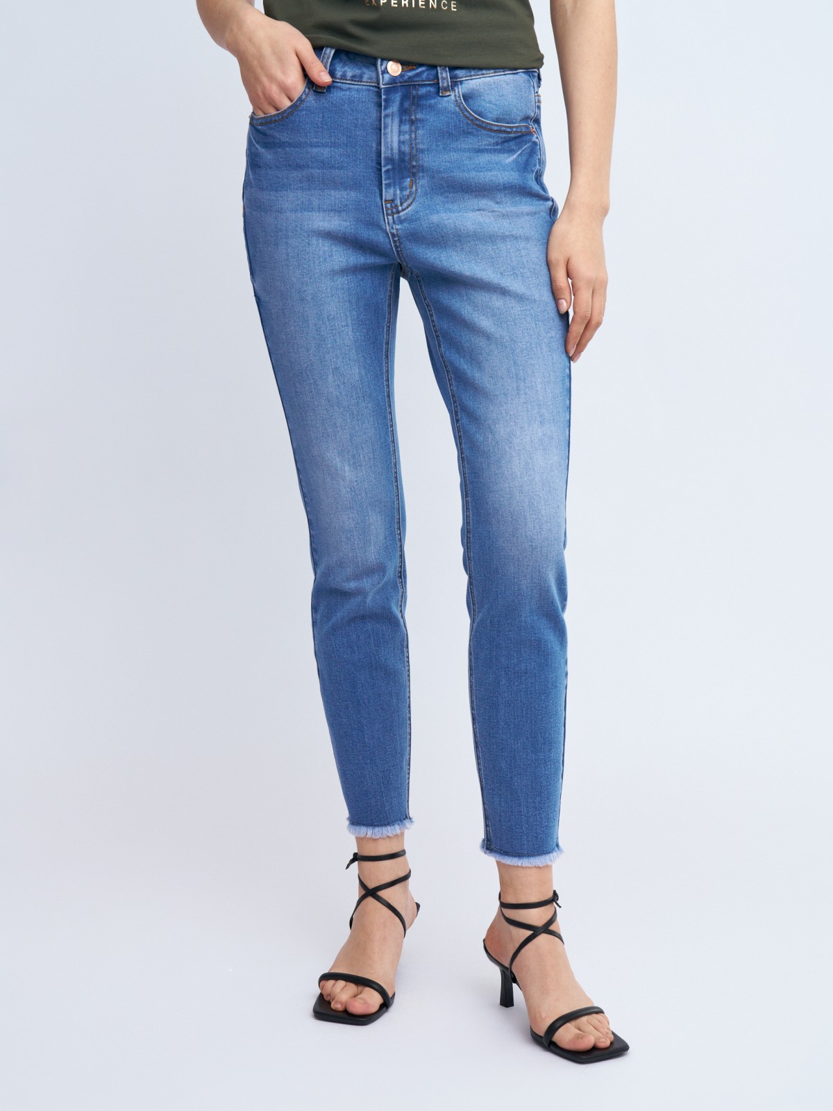 Джинсы силуэта Skinny с бахромой