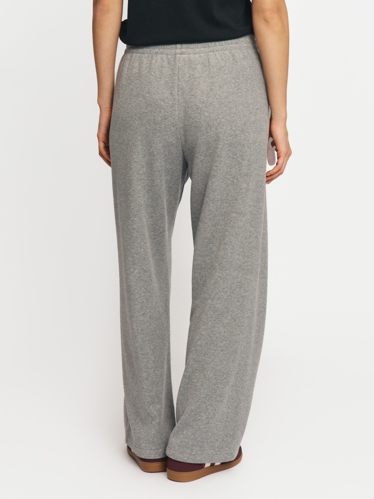 Велюровые брюки на резинке