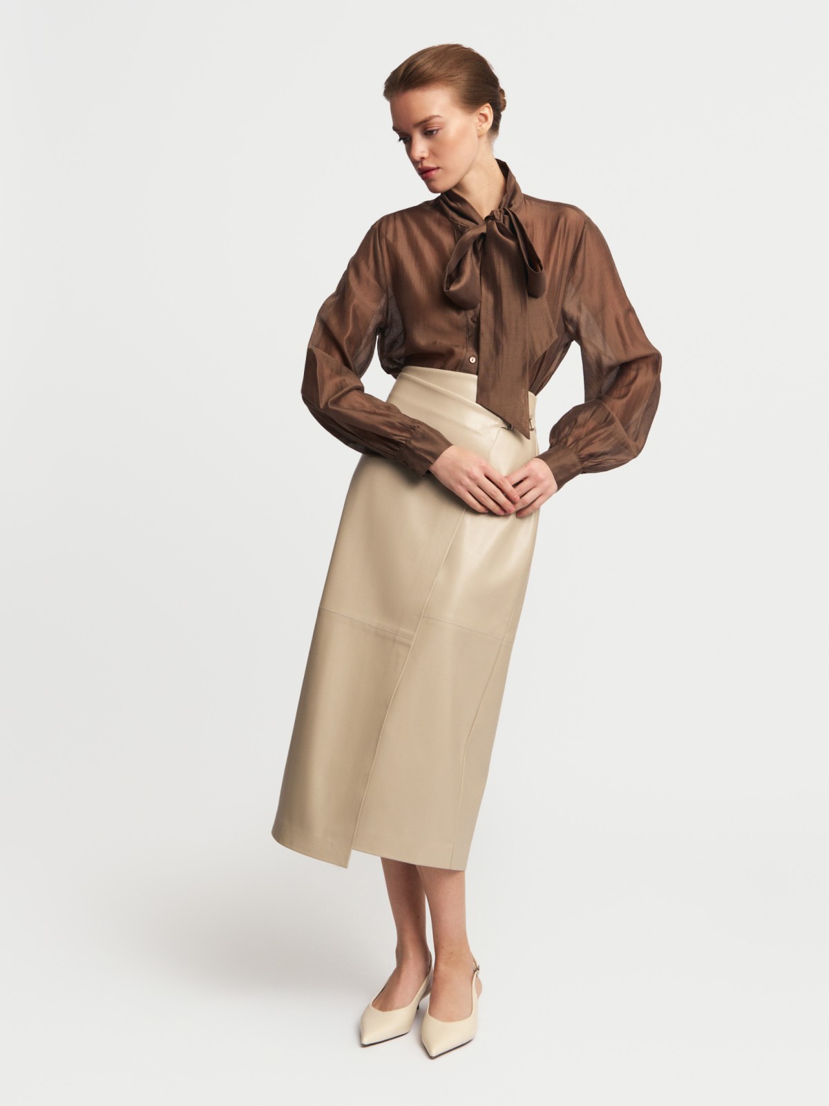 Блузка-рубашка с бантом