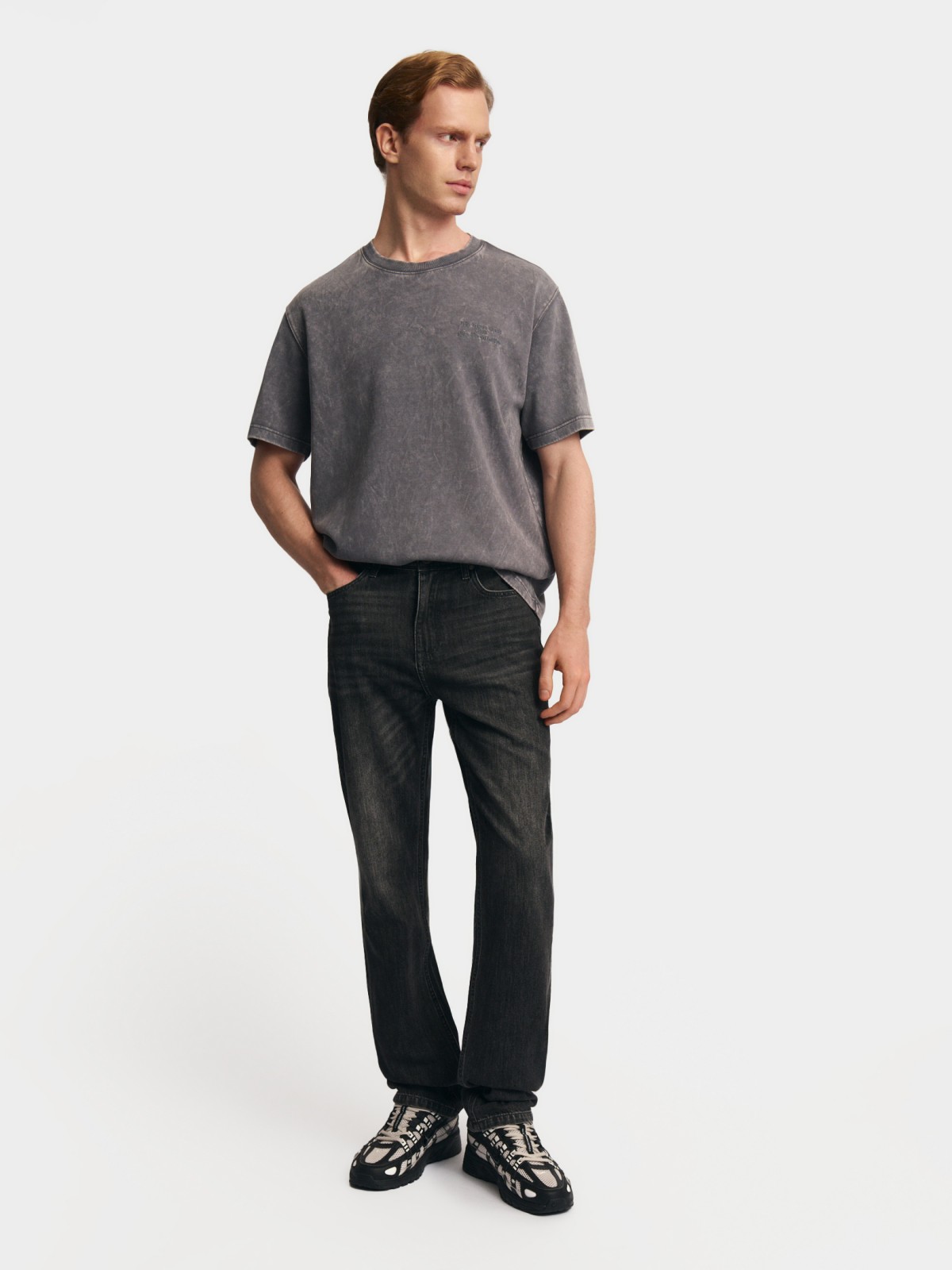 Футболка из хлопка с вышивкой