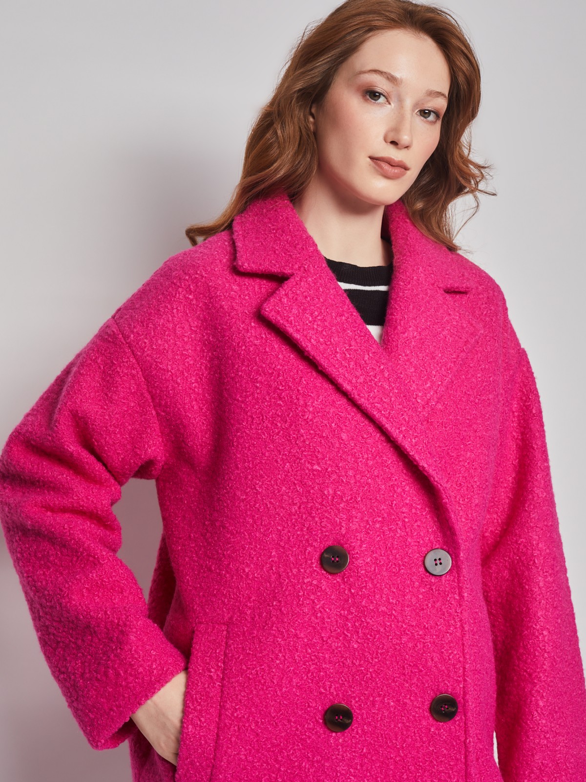 Плюшевое пальто оверсайз силуэта