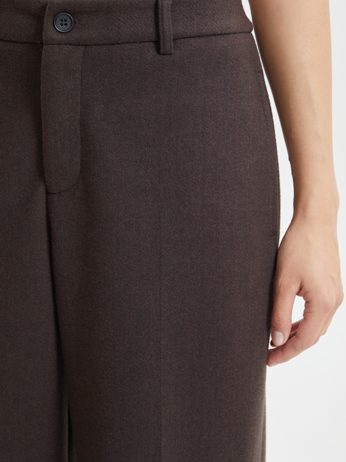 Офисные прямые брюки со стрелками