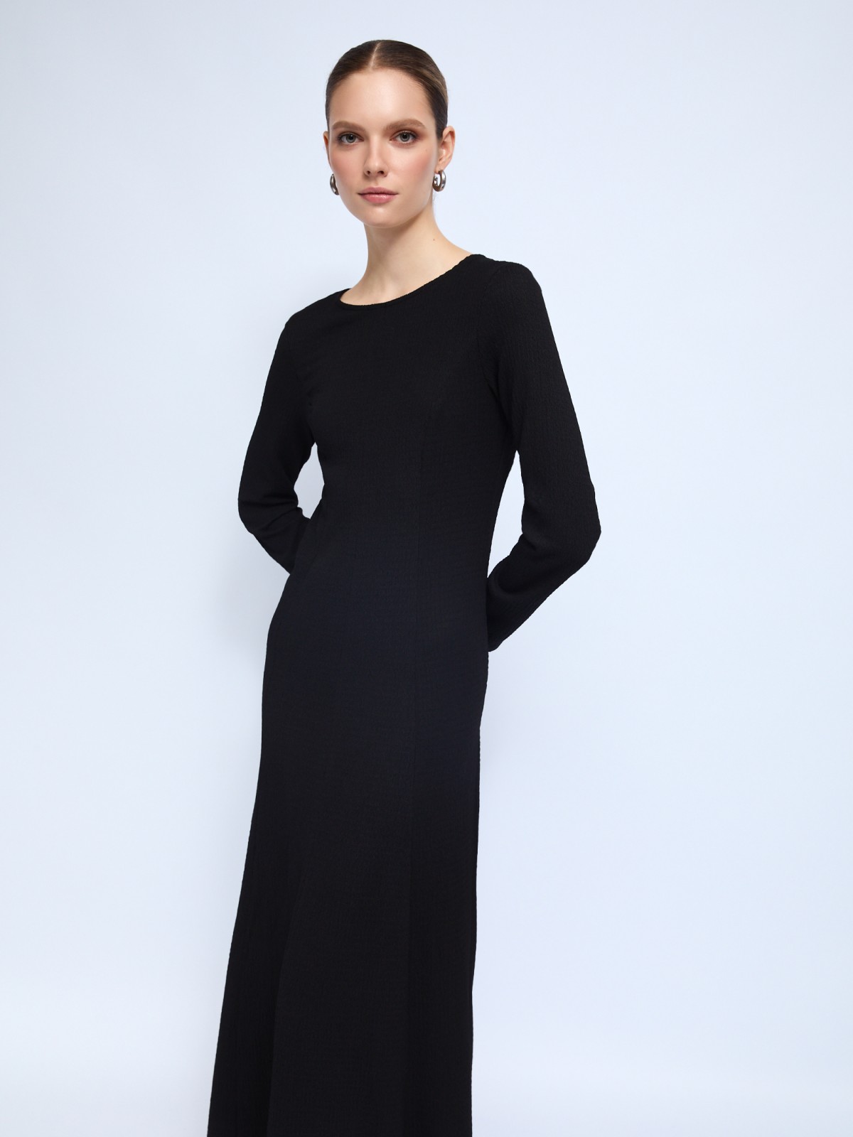 Платье миди с длинным рукавом