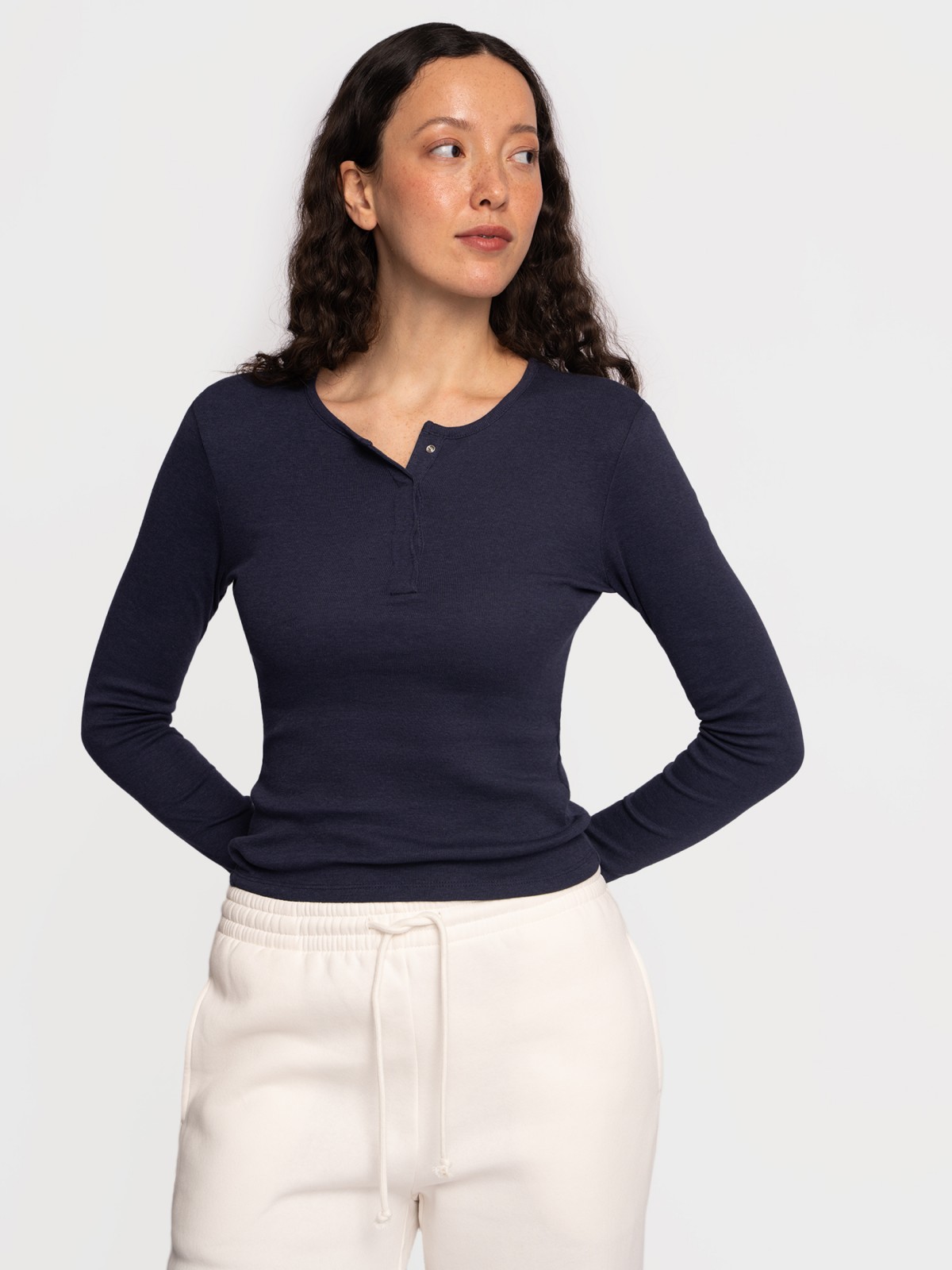 Короткий лонгслив из хлопка и вискозы