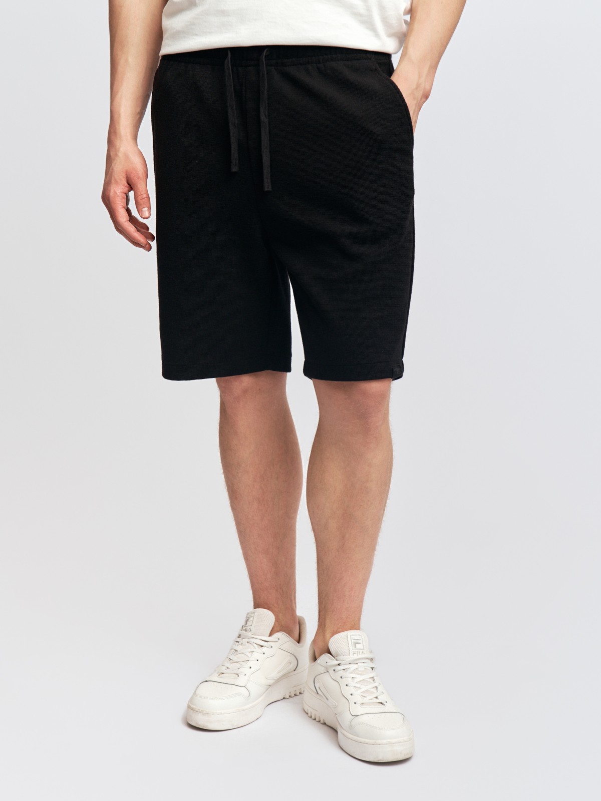 Трикотажные шорты на резинке